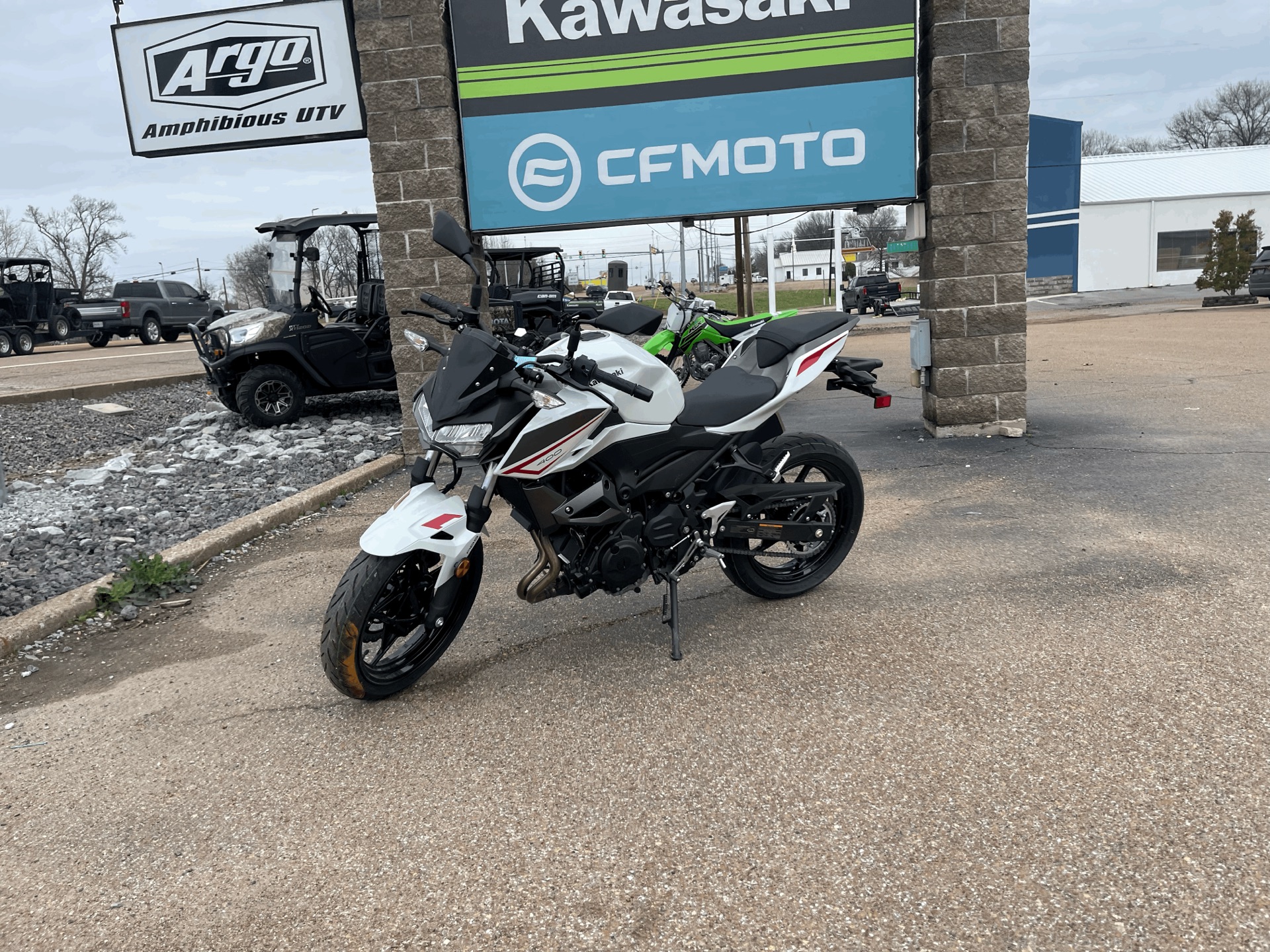 2023 Kawasaki Z400 ABS in Dyersburg, Tennessee - Photo 2