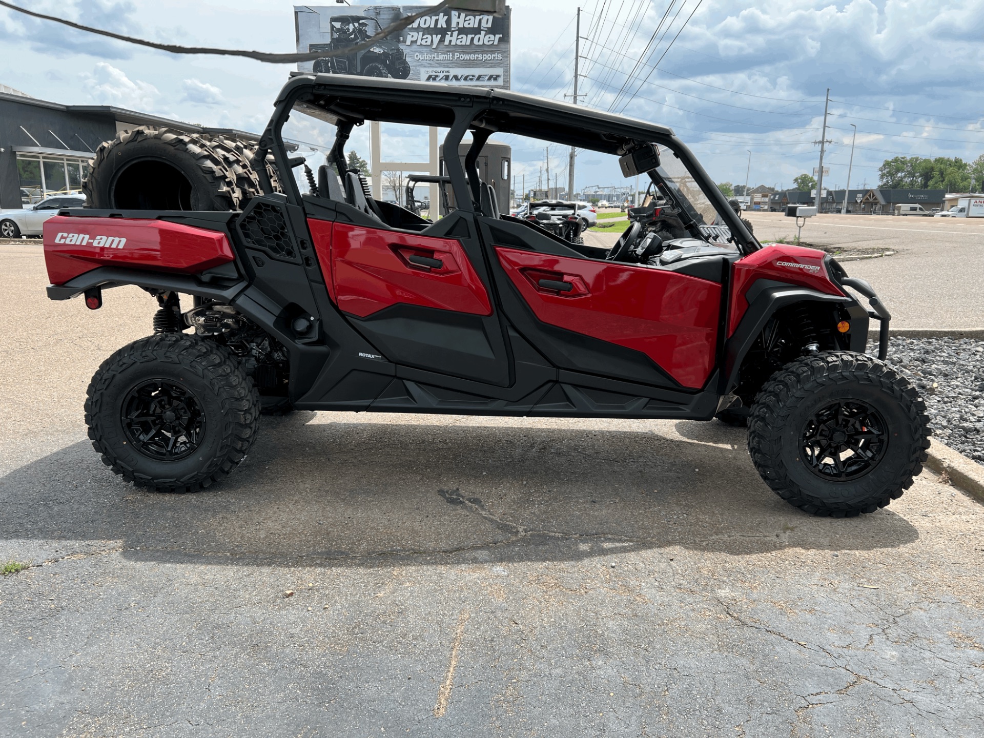 2024 Can-Am Commander MAX XT 700 in Dyersburg, Tennessee - Photo 11