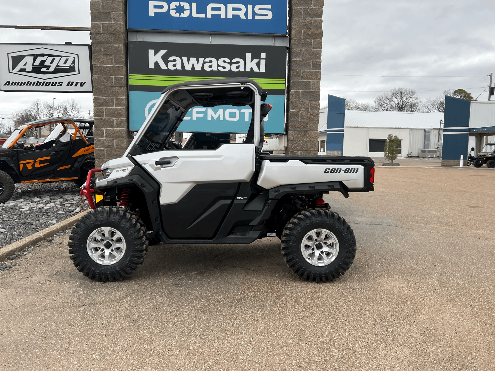 2024 Can-Am Defender X MR With Half Doors HD10 in Dyersburg, Tennessee - Photo 2
