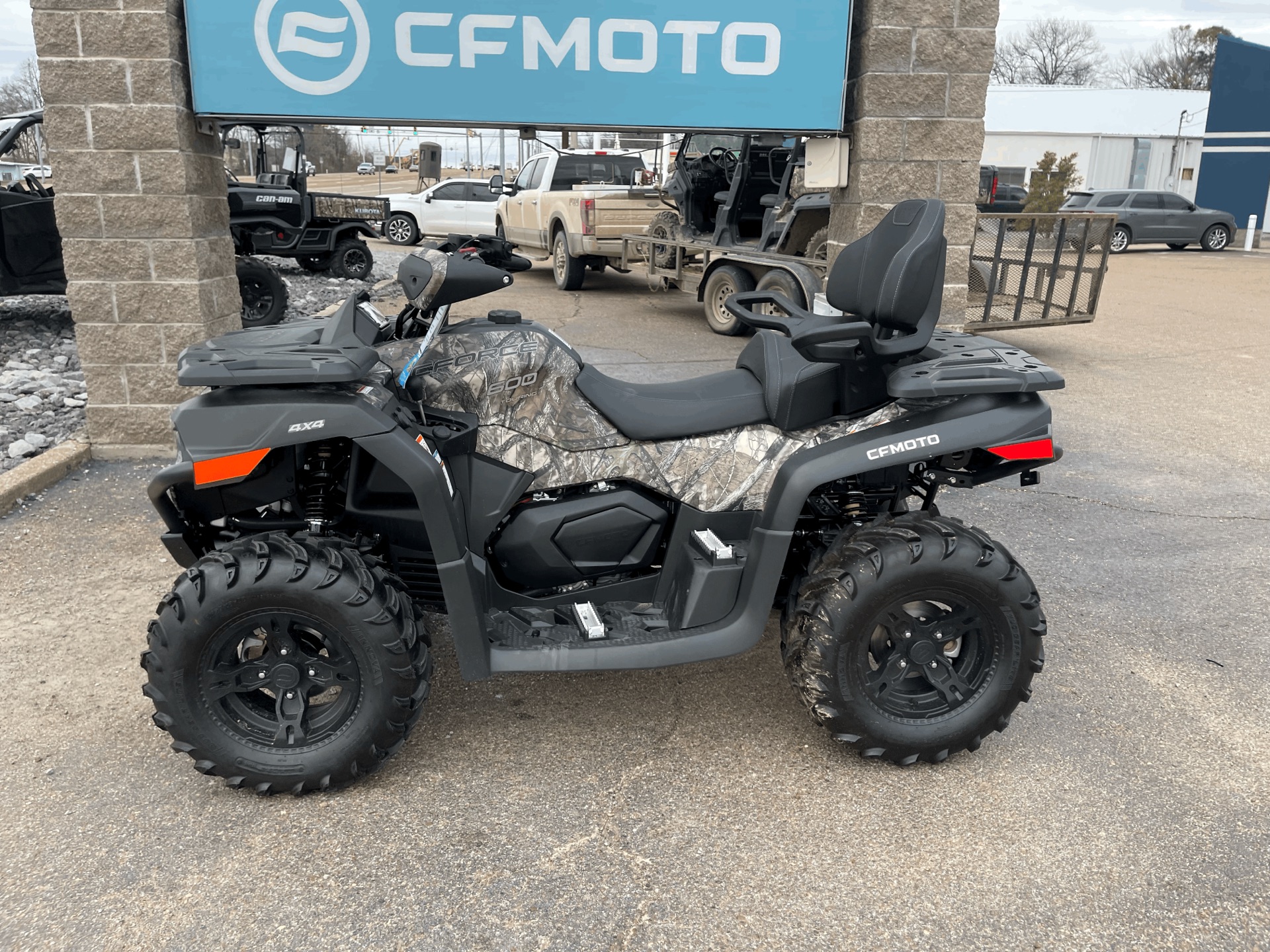 2022 CFMOTO CForce 600 Touring in Dyersburg, Tennessee - Photo 3