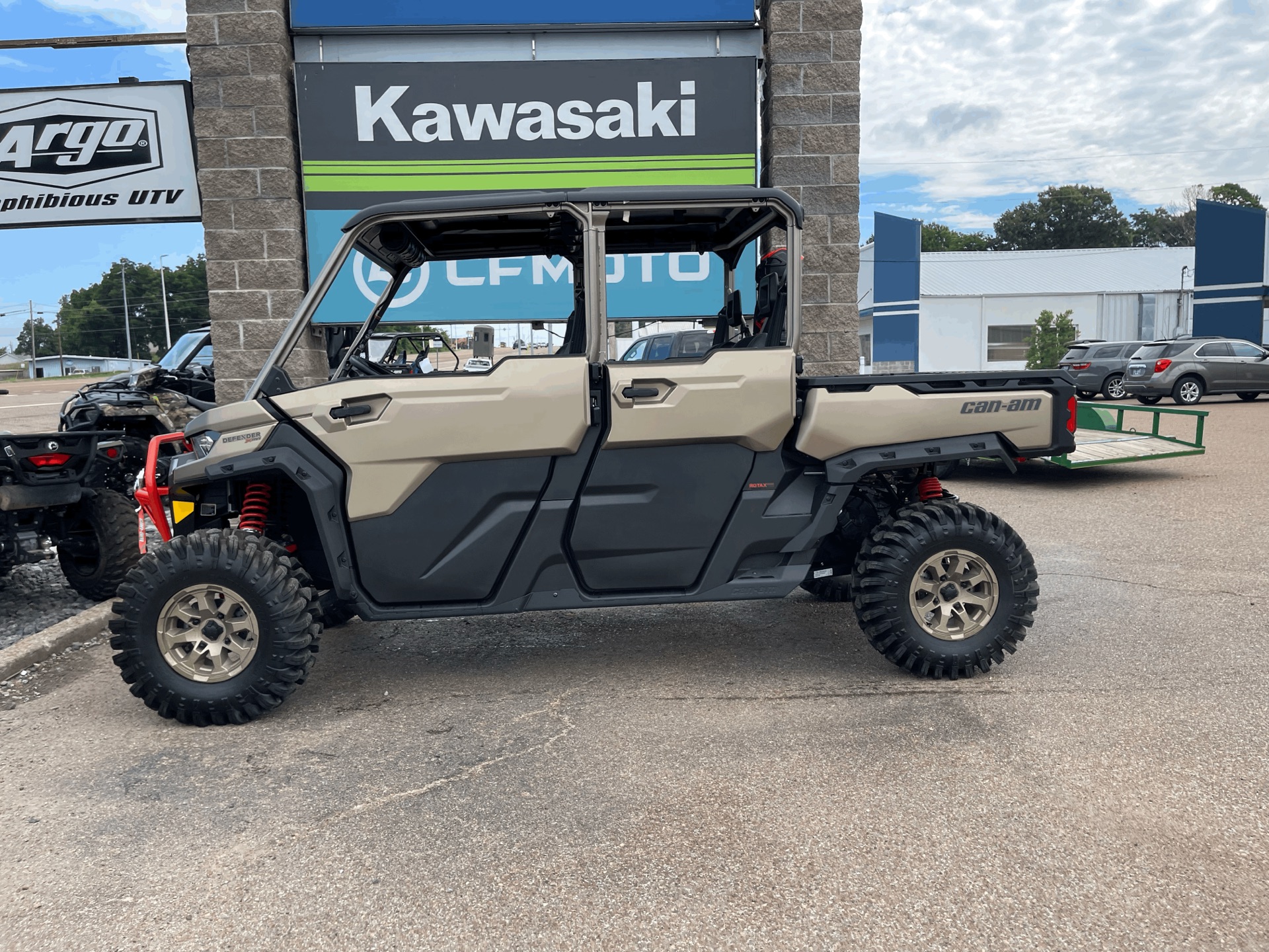2023 Can-Am Defender MAX X MR With Half Doors HD10 in Dyersburg, Tennessee - Photo 2