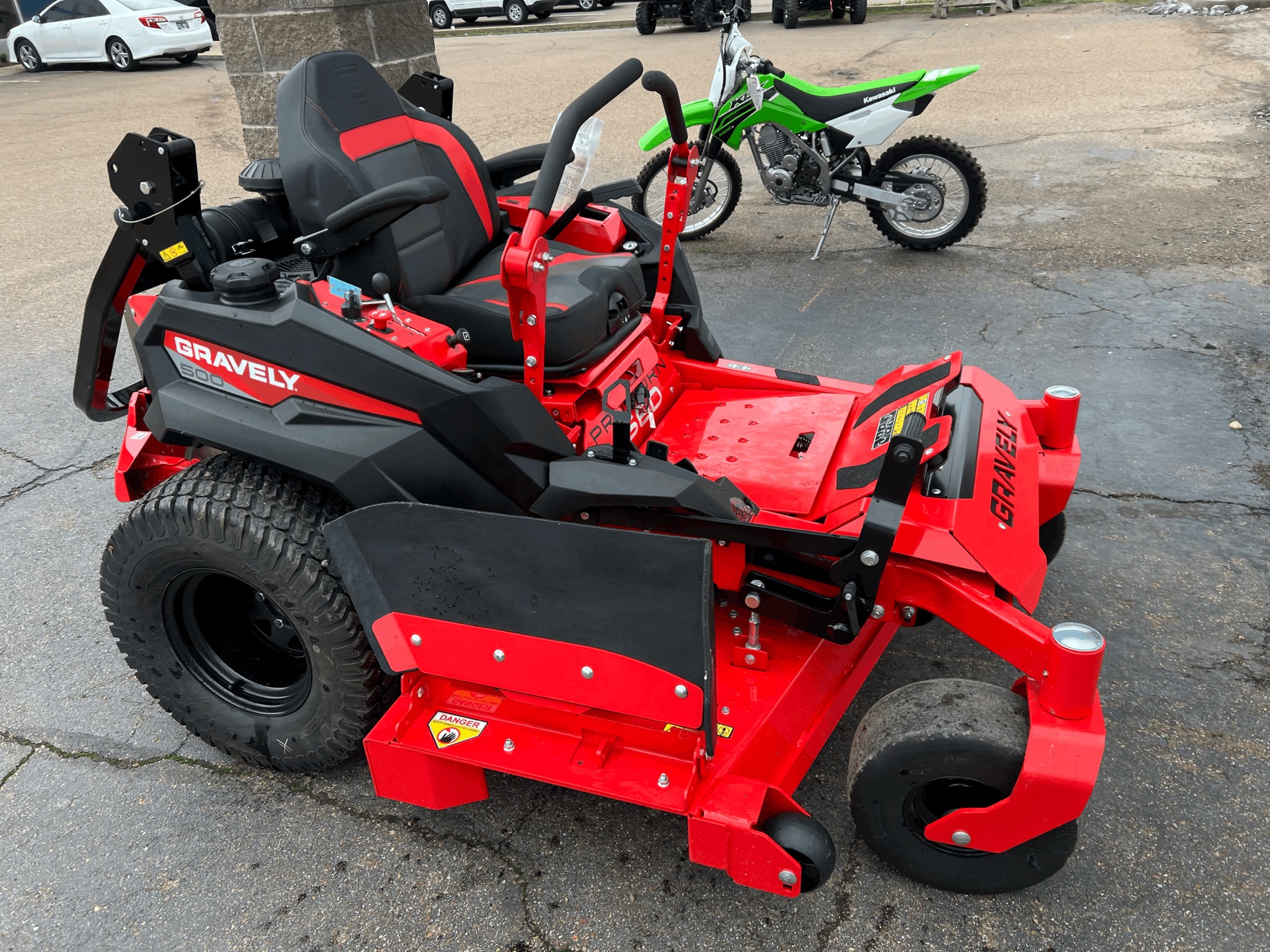 2023 Gravely USA Pro-Turn 560 60 in. Kawasaki FX921V 31 hp in Dyersburg, Tennessee - Photo 4