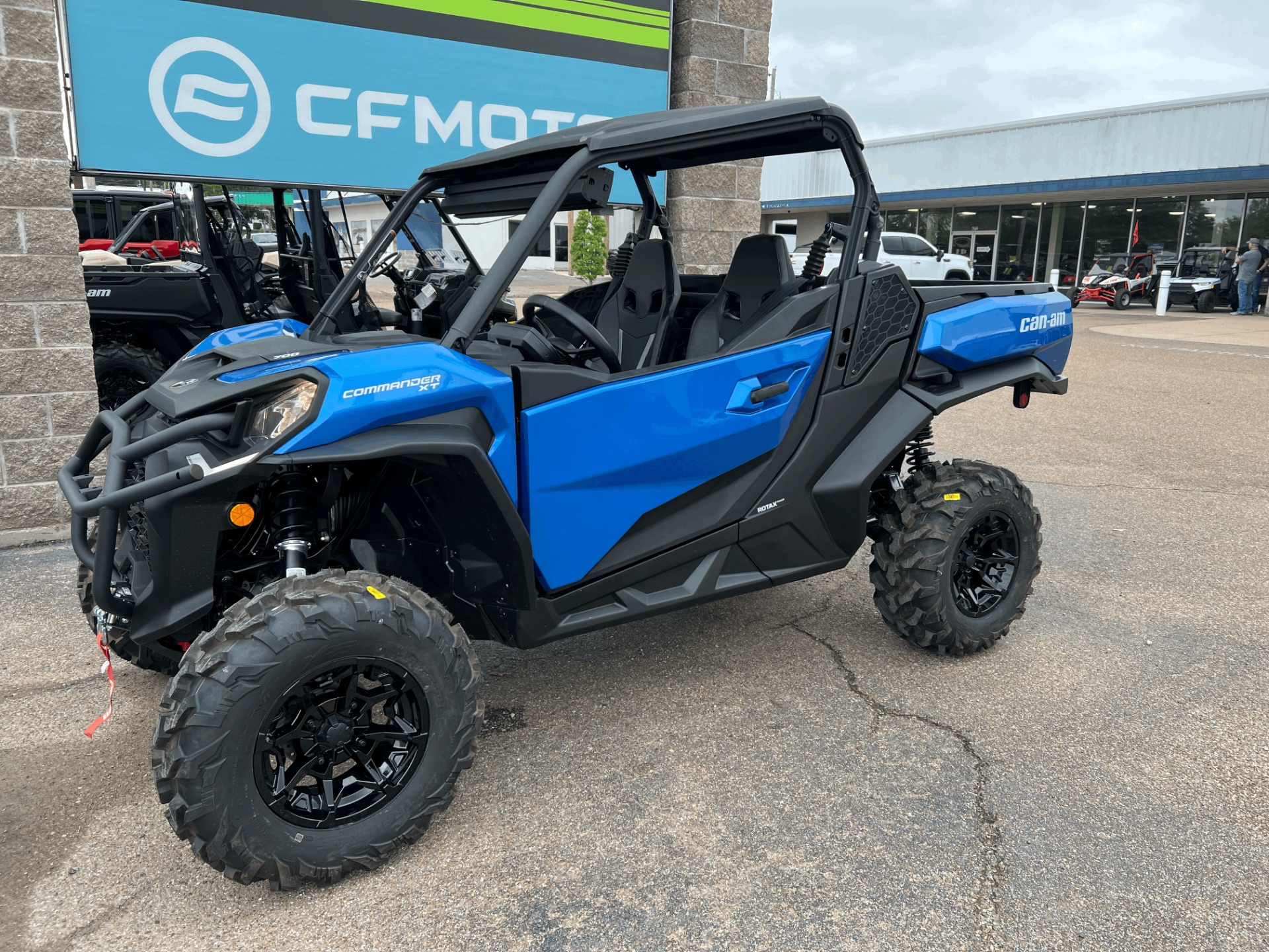 2023 Can-Am Commander XT 700 in Dyersburg, Tennessee - Photo 3