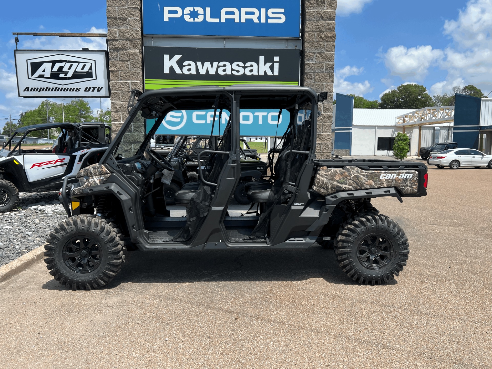 2024 Can-Am Defender MAX X MR HD10 in Dyersburg, Tennessee - Photo 2