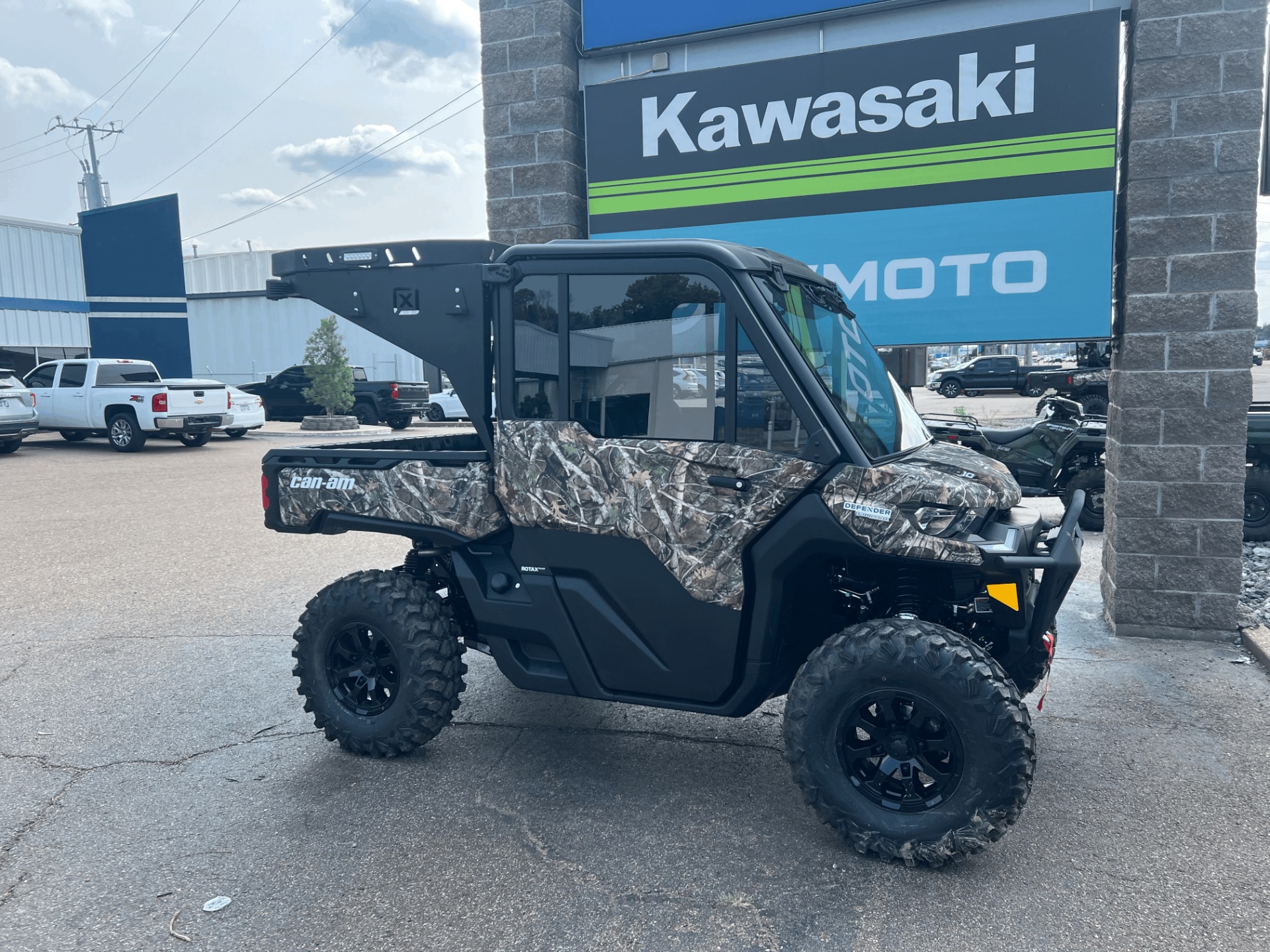 2025 Can-Am Defender Limited in Dyersburg, Tennessee - Photo 3