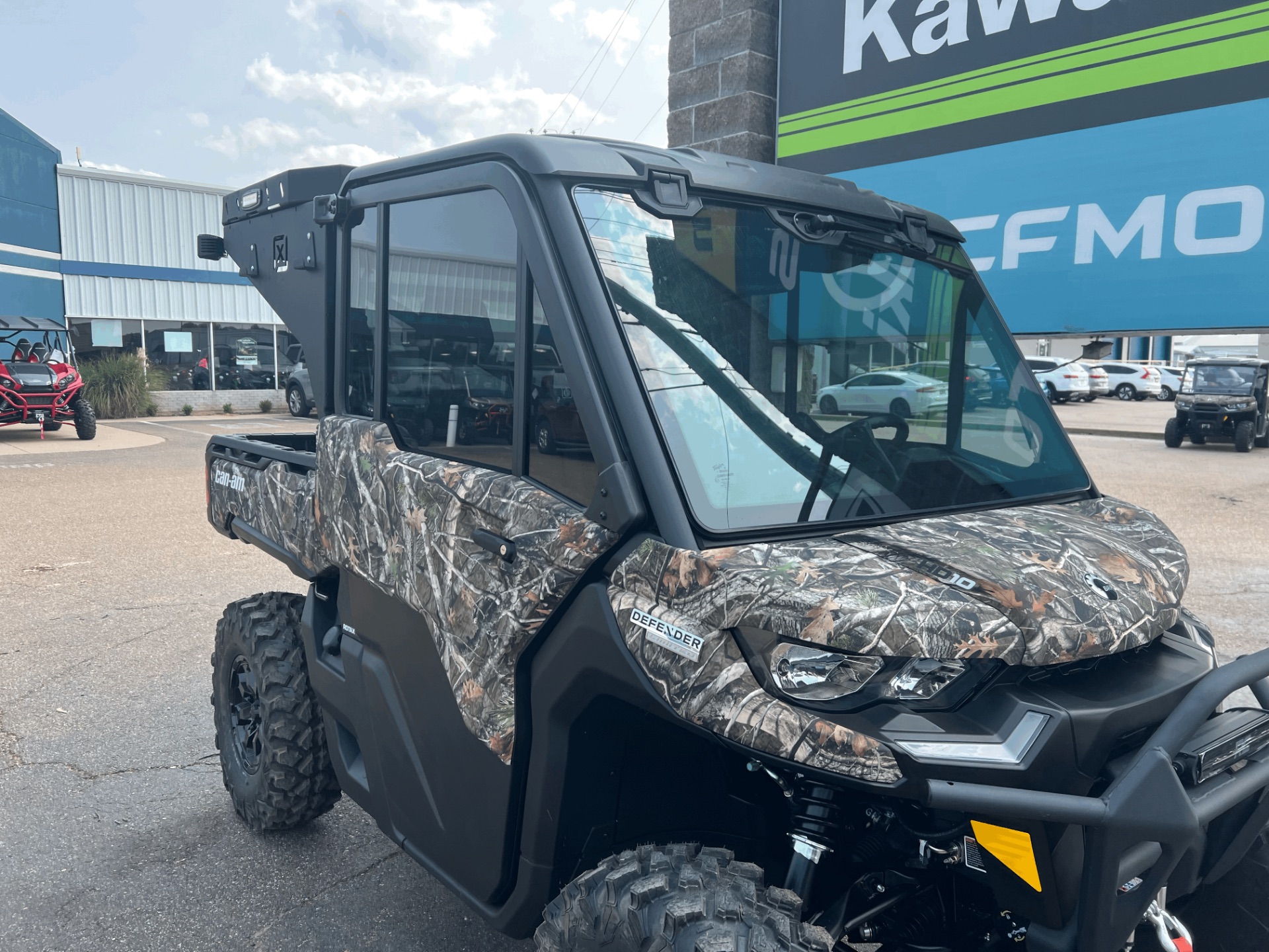 2025 Can-Am Defender Limited in Dyersburg, Tennessee - Photo 7