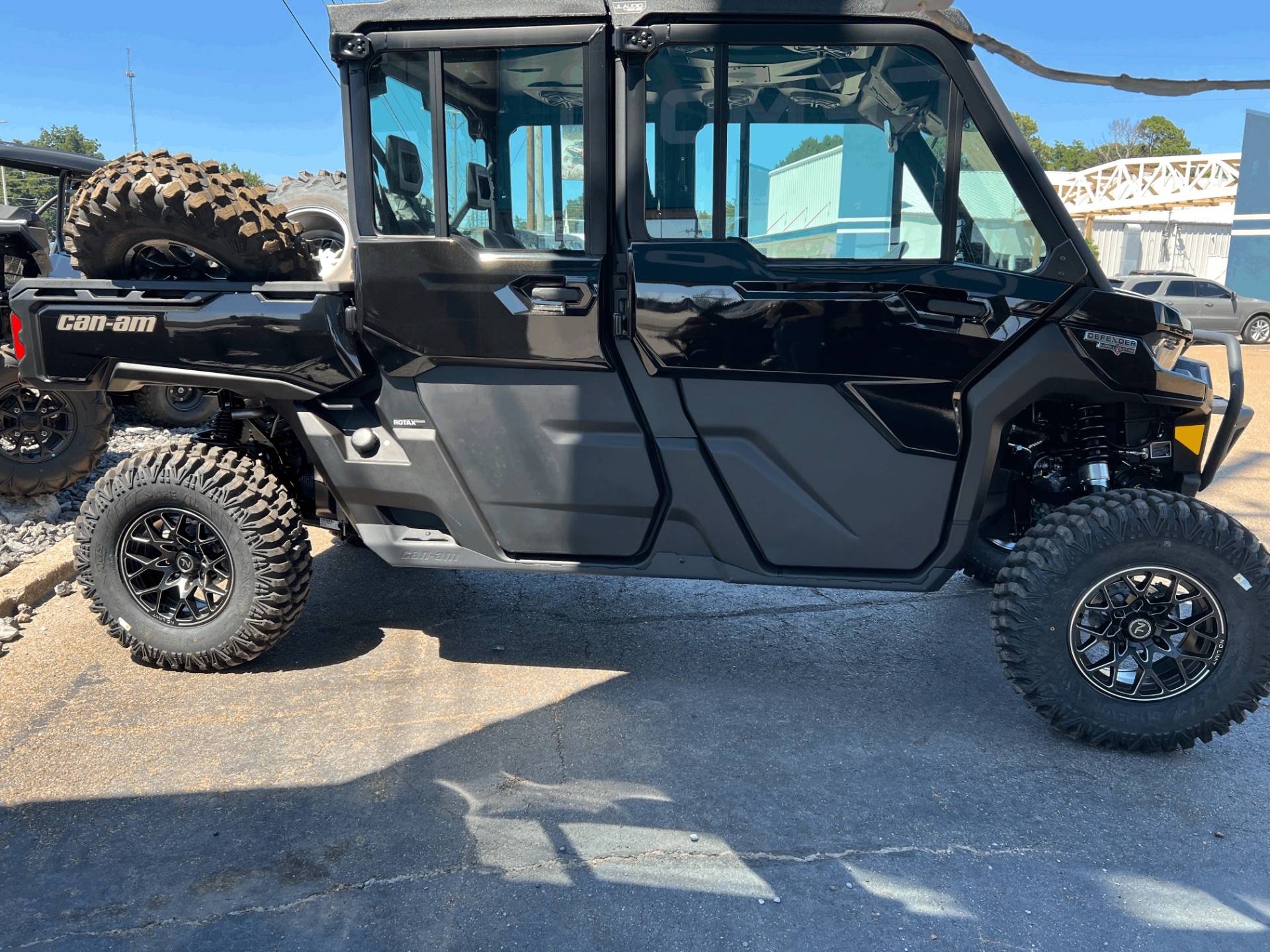 2024 Can-Am Defender MAX Lone Star CAB in Dyersburg, Tennessee - Photo 9