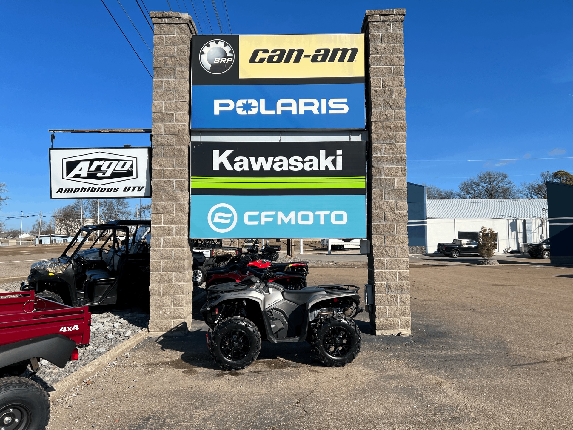 2024 Can-Am Outlander XT 700 in Dyersburg, Tennessee - Photo 1