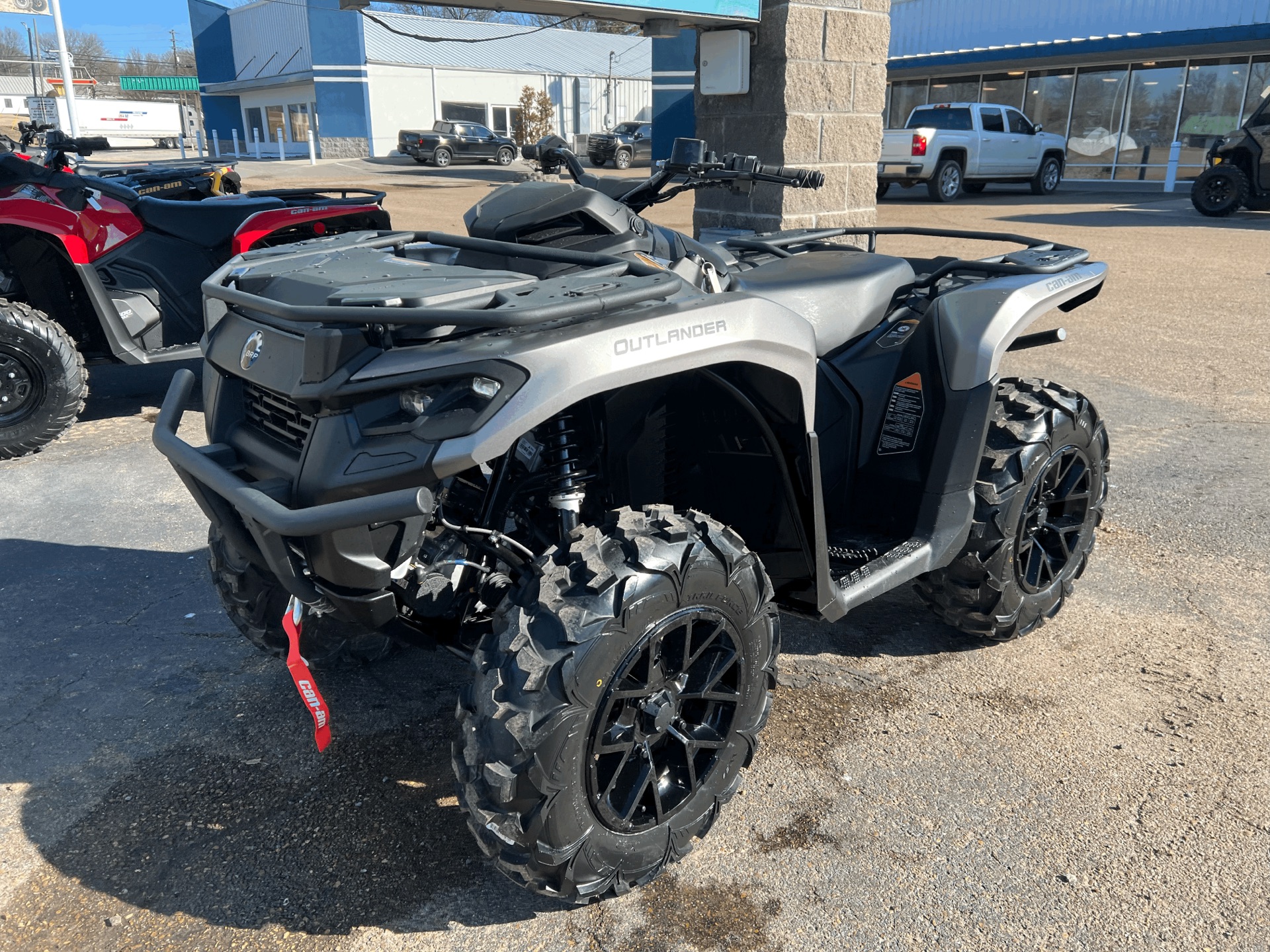 2024 Can-Am Outlander XT 700 in Dyersburg, Tennessee - Photo 4