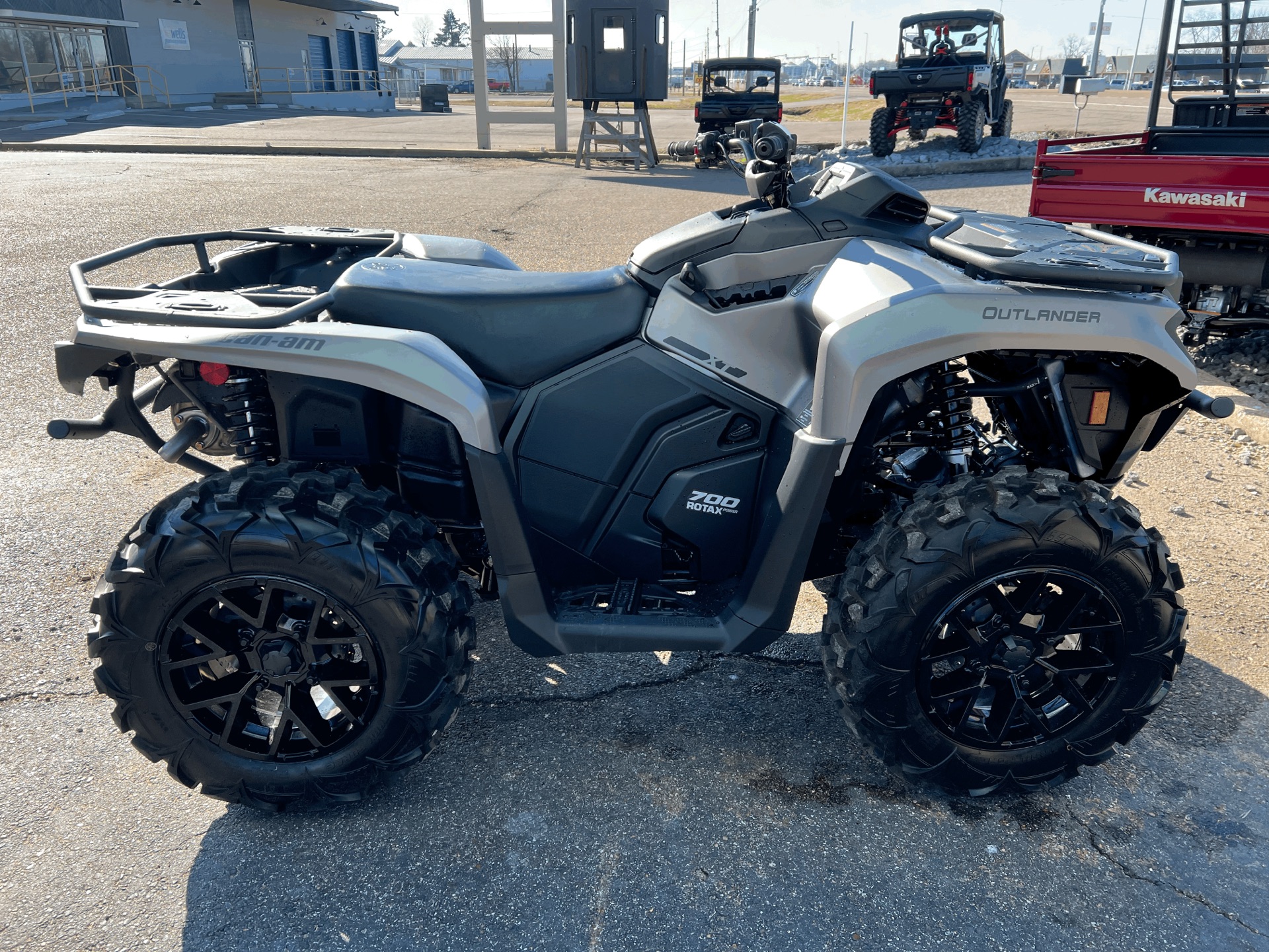 2024 Can-Am Outlander XT 700 in Dyersburg, Tennessee - Photo 7