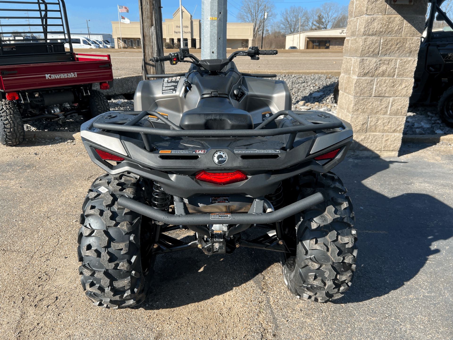 2024 Can-Am Outlander XT 700 in Dyersburg, Tennessee - Photo 8
