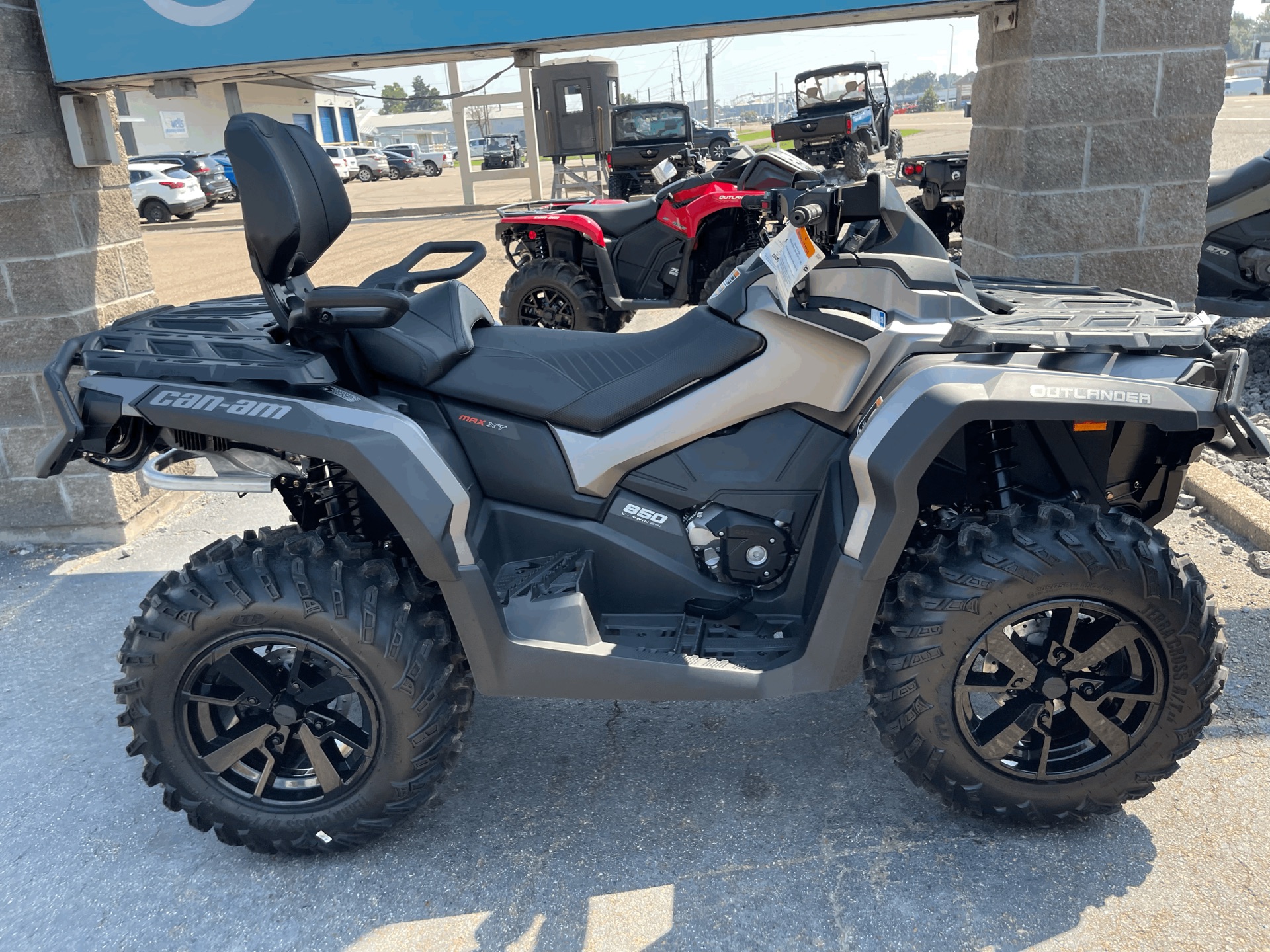 2023 Can-Am Outlander MAX XT 850 in Dyersburg, Tennessee - Photo 3
