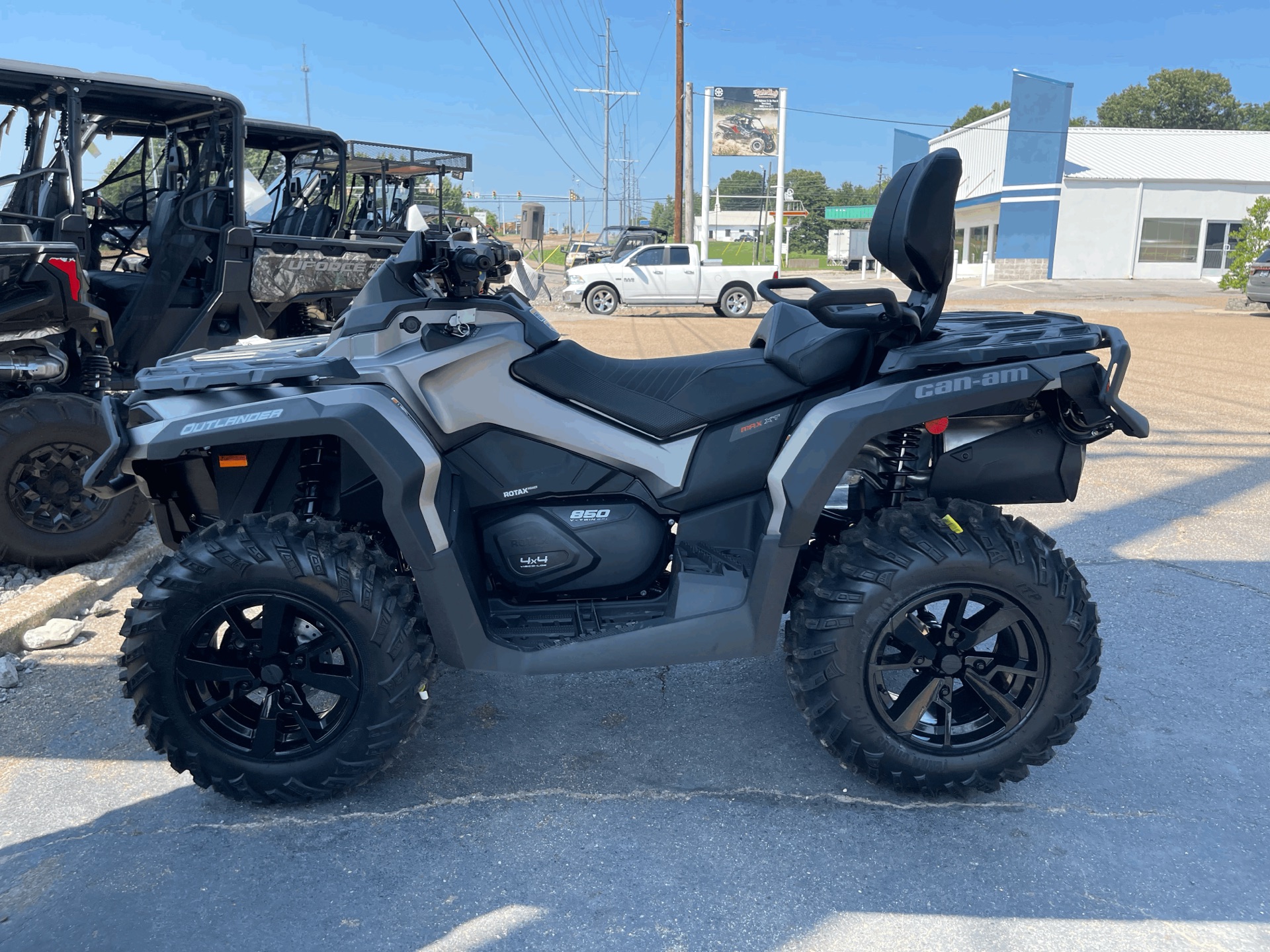 2023 Can-Am Outlander MAX XT 850 in Dyersburg, Tennessee - Photo 9