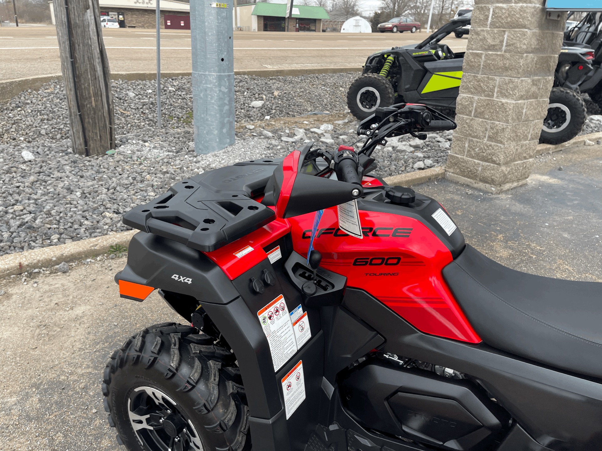 2022 CFMOTO CForce 600 Touring in Dyersburg, Tennessee - Photo 13