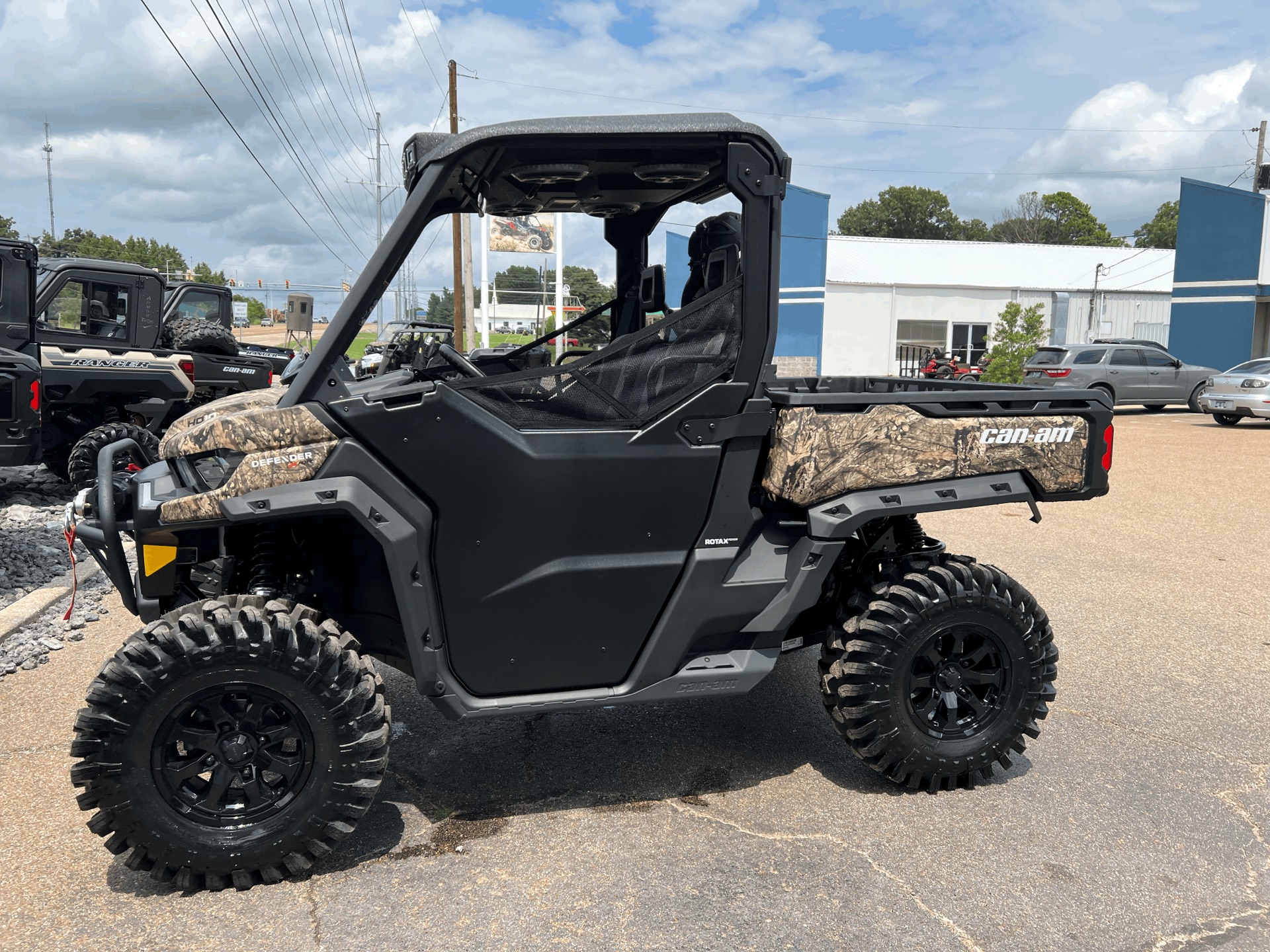 2023 Can-Am Defender X MR HD10 in Dyersburg, Tennessee - Photo 9