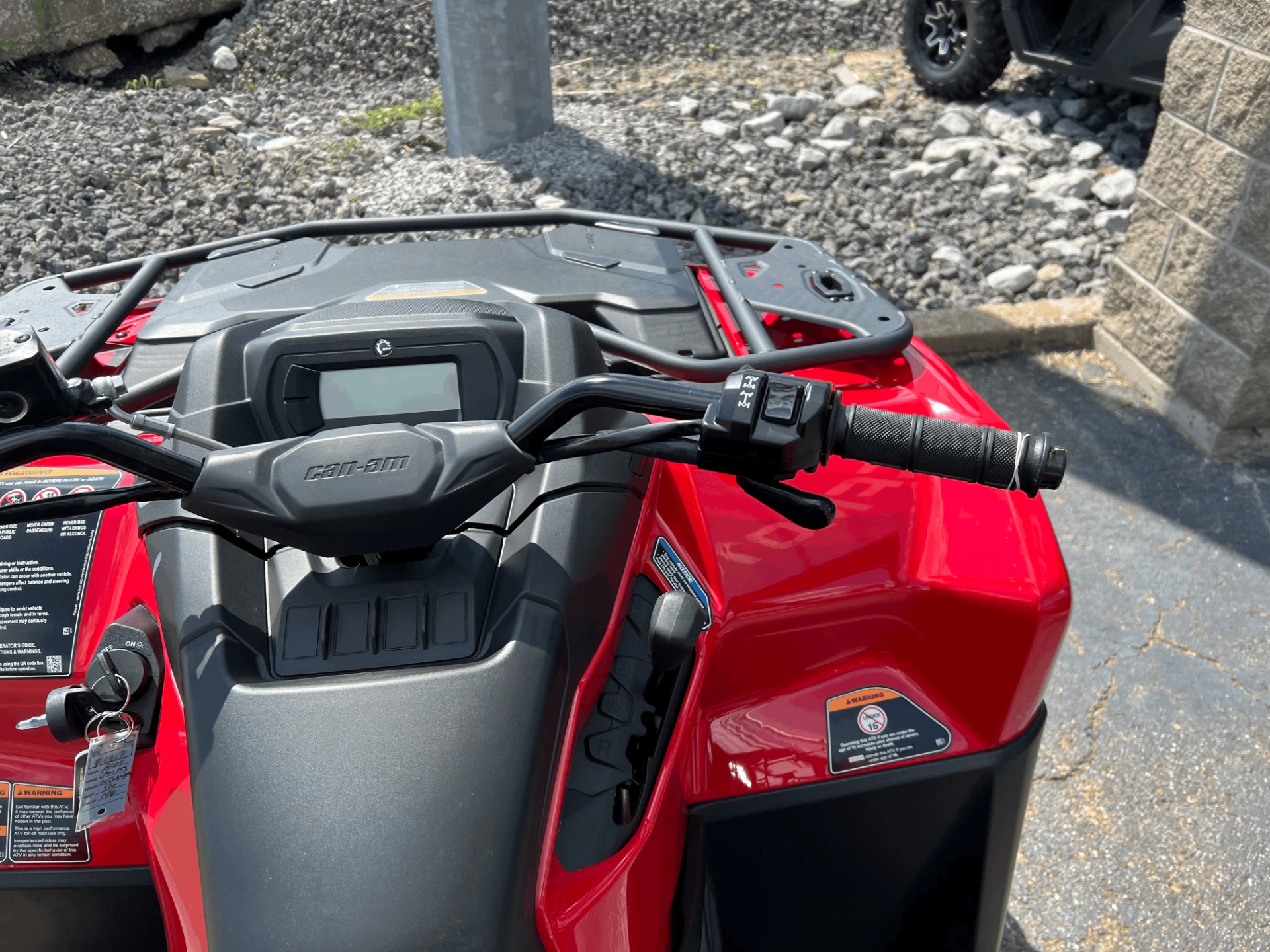 2024 Can-Am Outlander 500 in Dyersburg, Tennessee - Photo 17