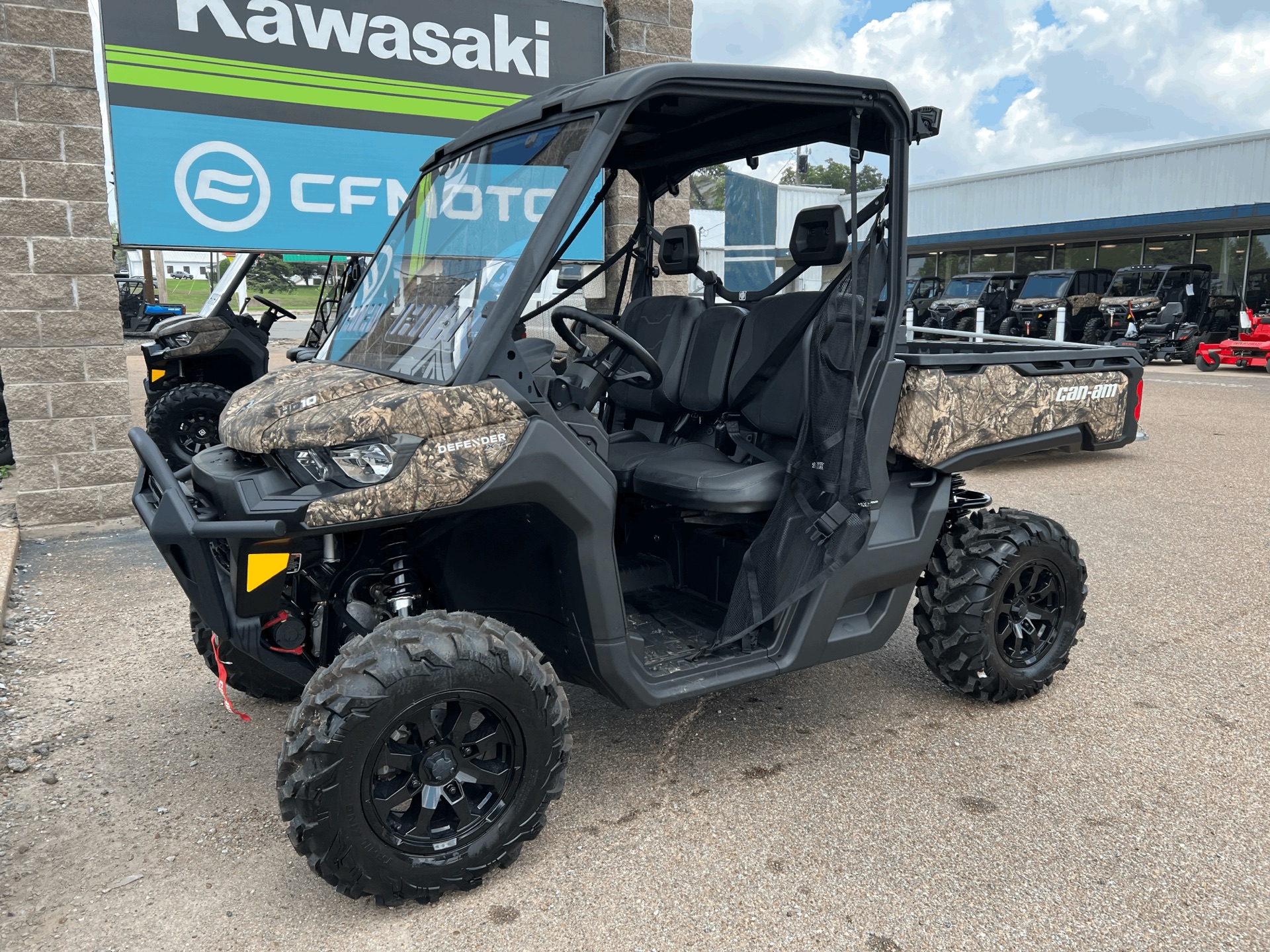 2023 Can-Am Defender XT HD10 in Dyersburg, Tennessee - Photo 3
