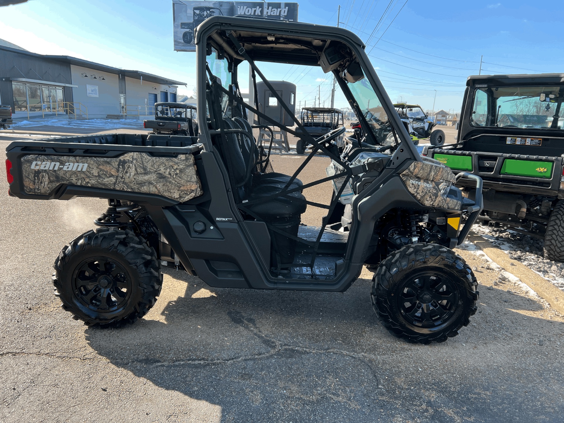 2023 Can-Am Defender XT HD10 in Dyersburg, Tennessee - Photo 9
