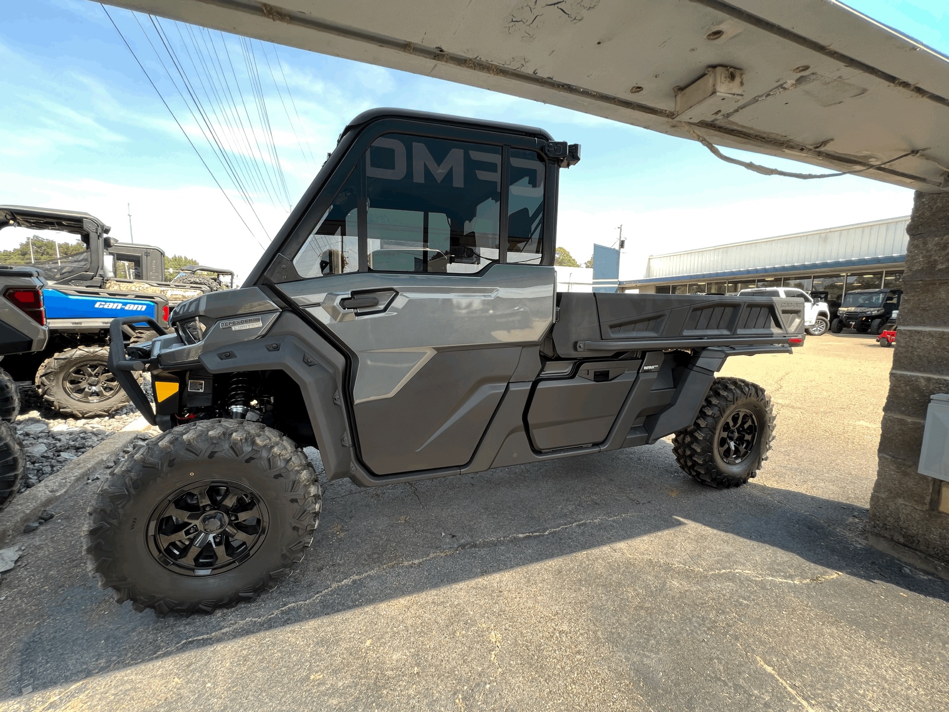 2023 Can-Am Defender Pro Limited CAB HD10 in Dyersburg, Tennessee - Photo 10