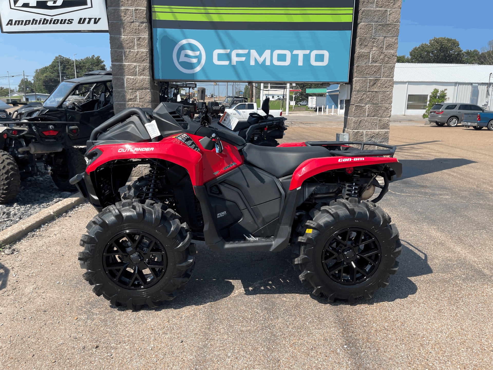 2023 Can-Am Outlander X MR 700 in Dyersburg, Tennessee - Photo 2