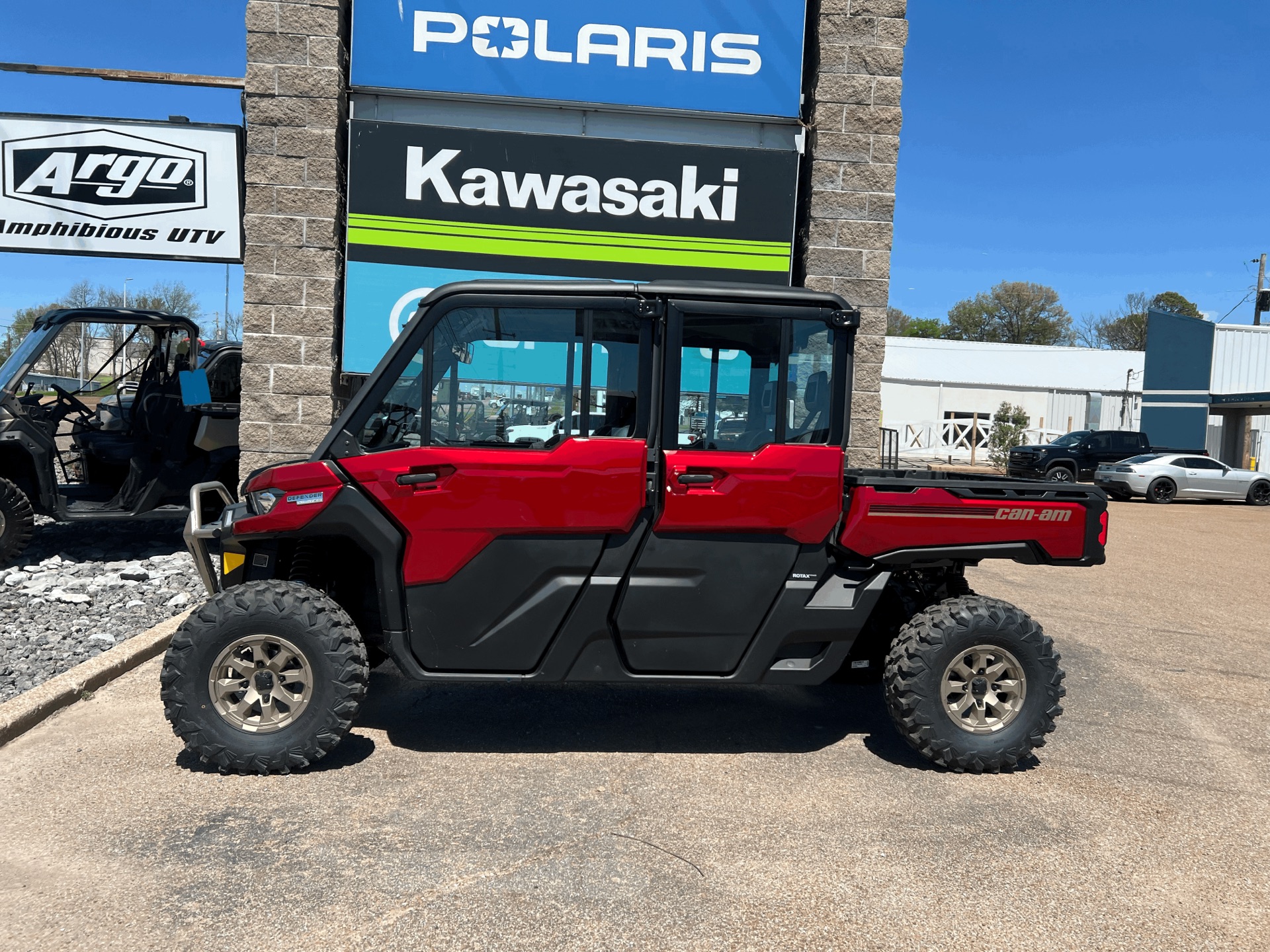 2024 Can-Am Defender MAX Limited in Dyersburg, Tennessee - Photo 2