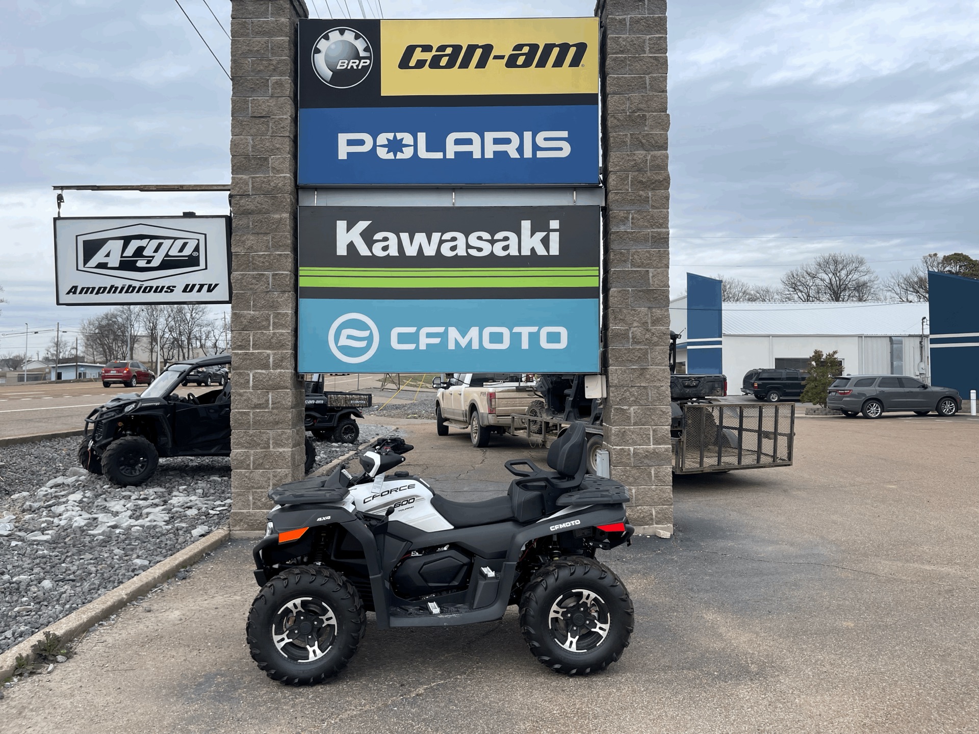 2022 CFMOTO CForce 600 Touring in Dyersburg, Tennessee - Photo 1