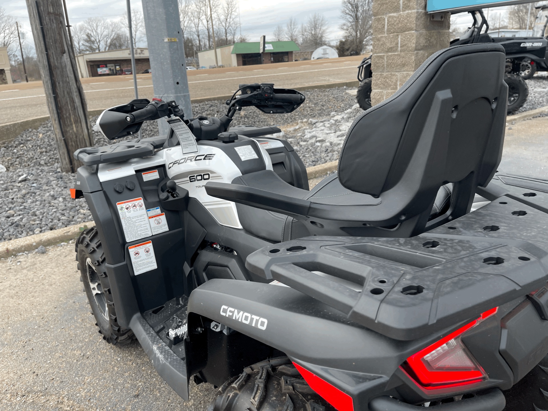 2022 CFMOTO CForce 600 Touring in Dyersburg, Tennessee - Photo 10
