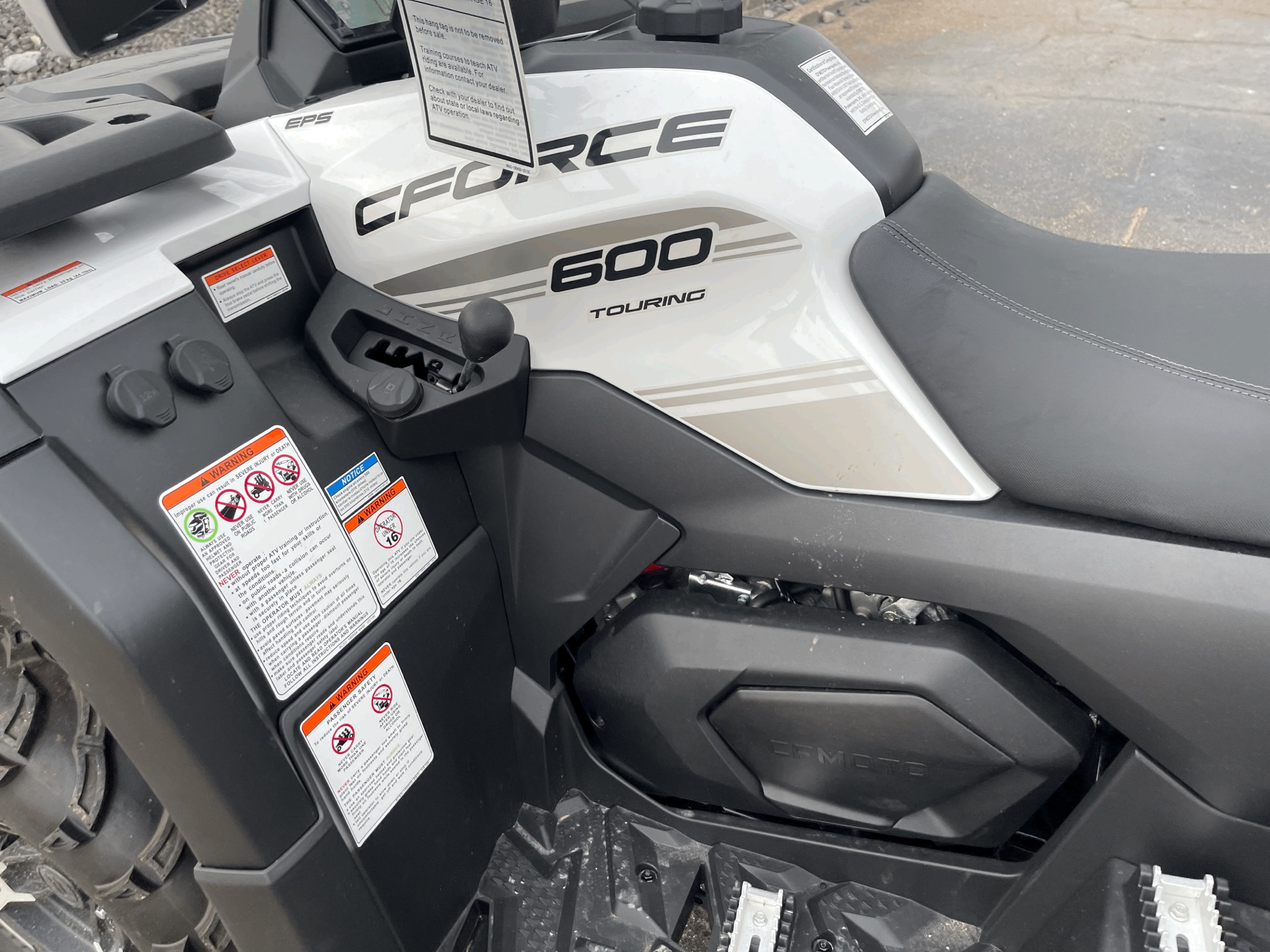2022 CFMOTO CForce 600 Touring in Dyersburg, Tennessee - Photo 11