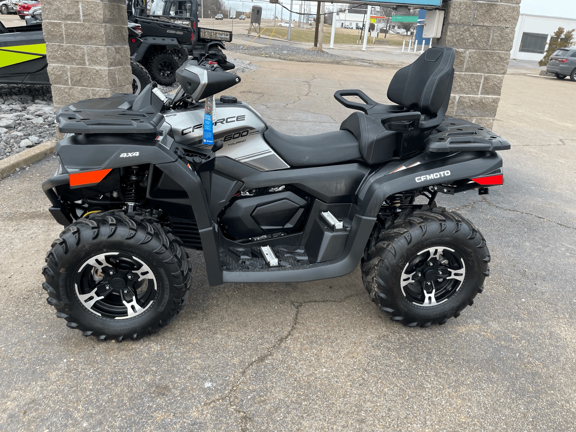 2022 CFMOTO CForce 600 Touring in Dyersburg, Tennessee - Photo 3
