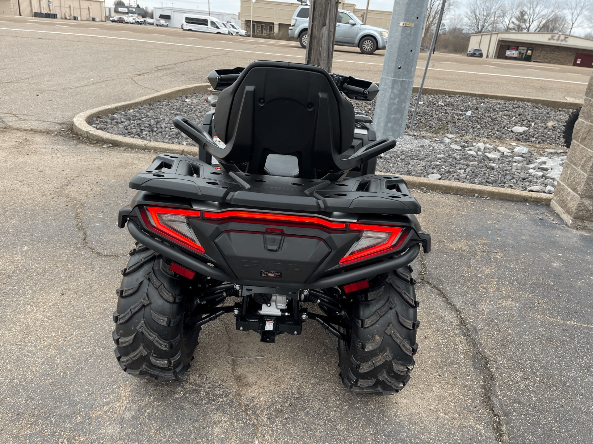 2022 CFMOTO CForce 600 Touring in Dyersburg, Tennessee - Photo 8