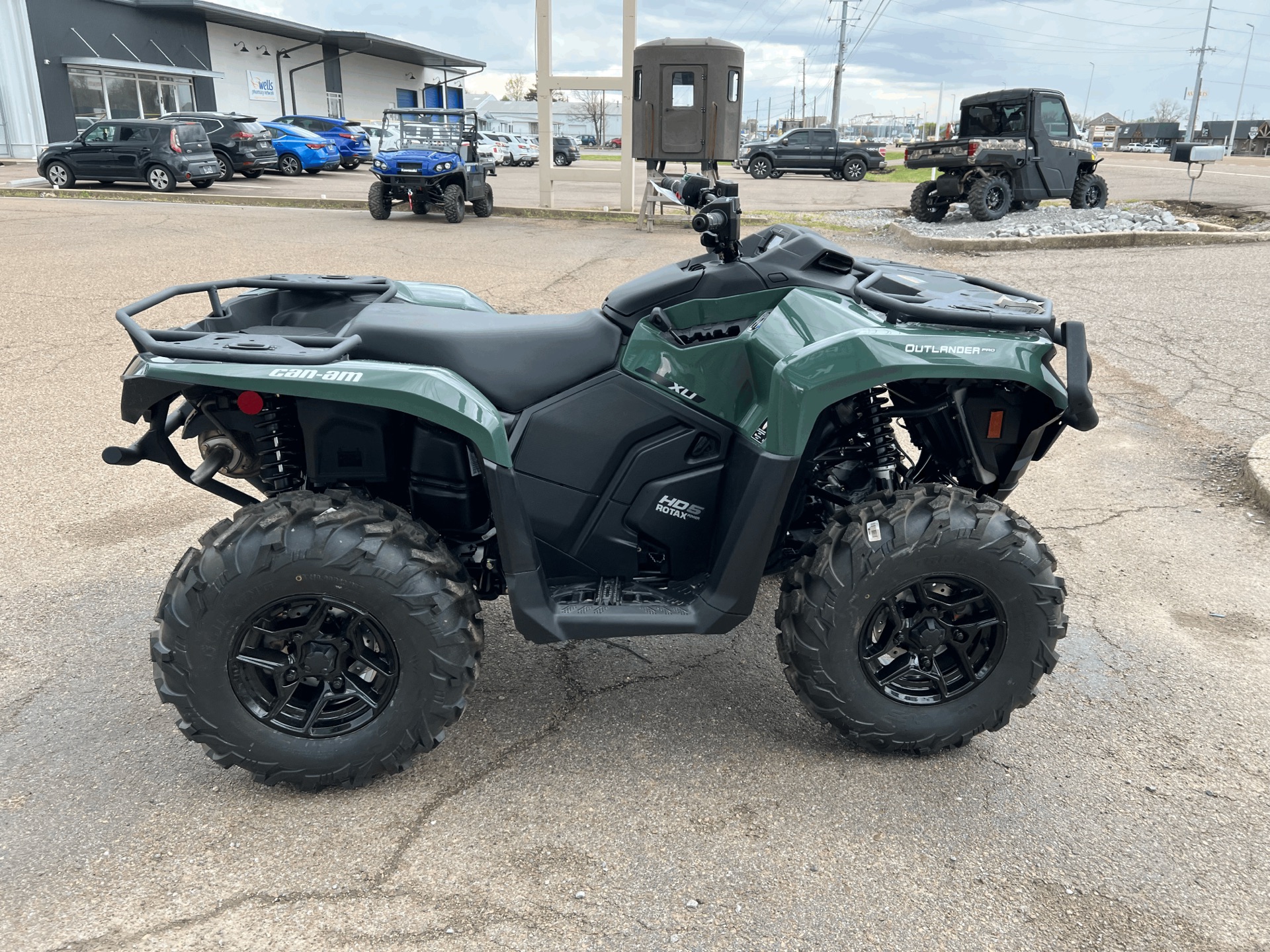 2024 Can-Am Outlander PRO XU HD5 in Dyersburg, Tennessee - Photo 9