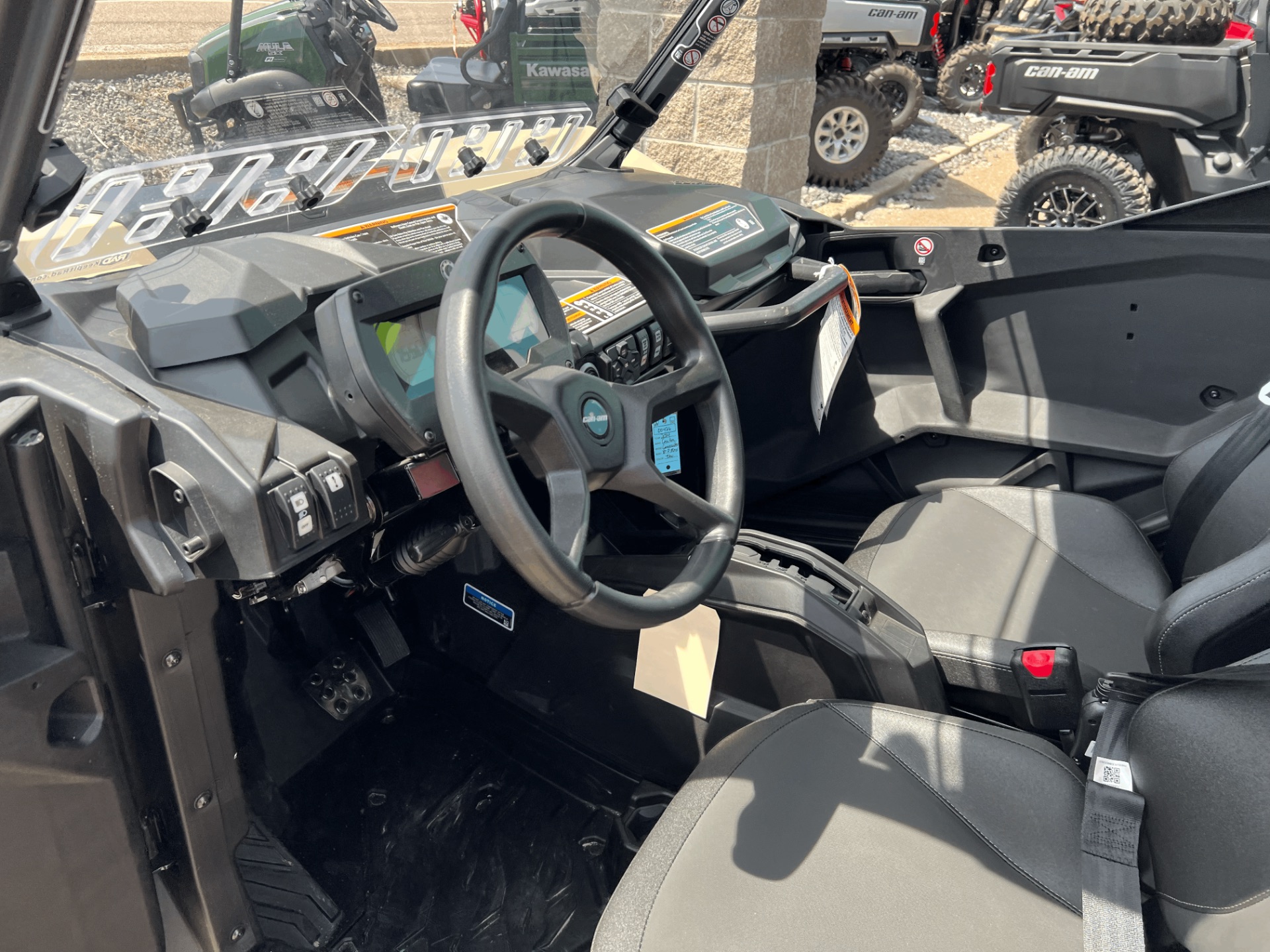 2024 Can-Am Commander MAX XT-P in Dyersburg, Tennessee - Photo 17