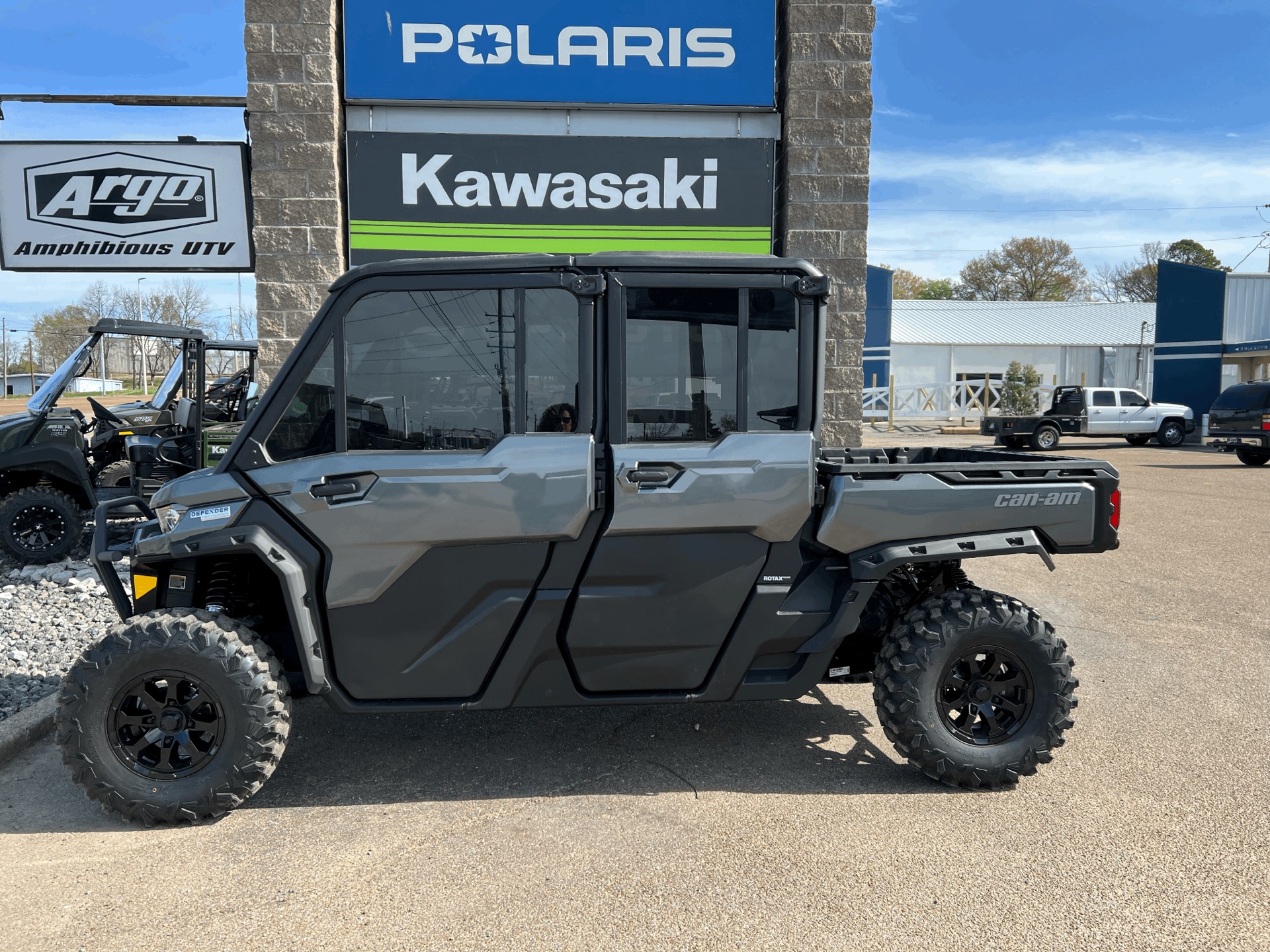 2024 Can-Am Defender MAX Limited in Dyersburg, Tennessee - Photo 2