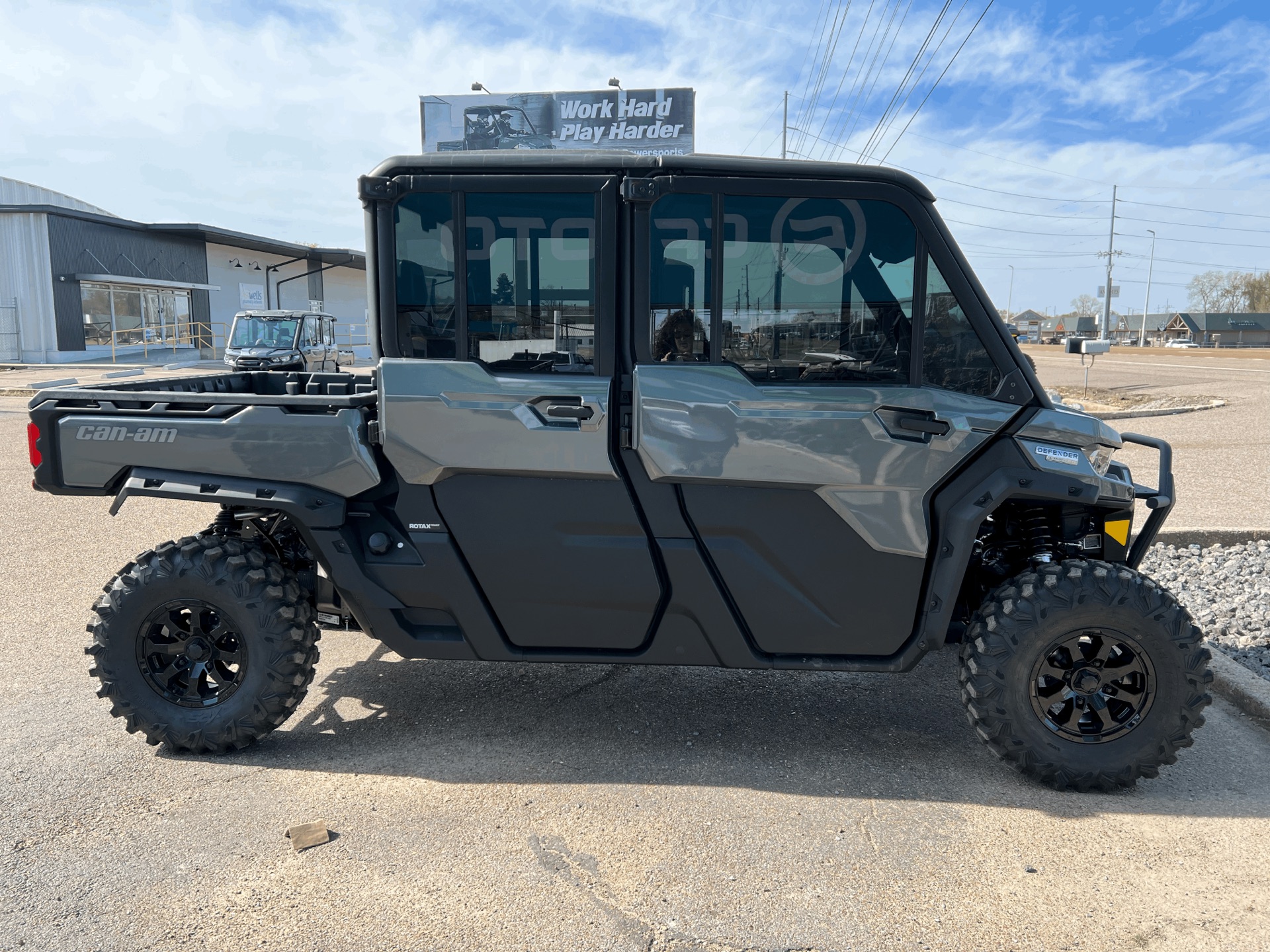 2024 Can-Am Defender MAX Limited in Dyersburg, Tennessee - Photo 8