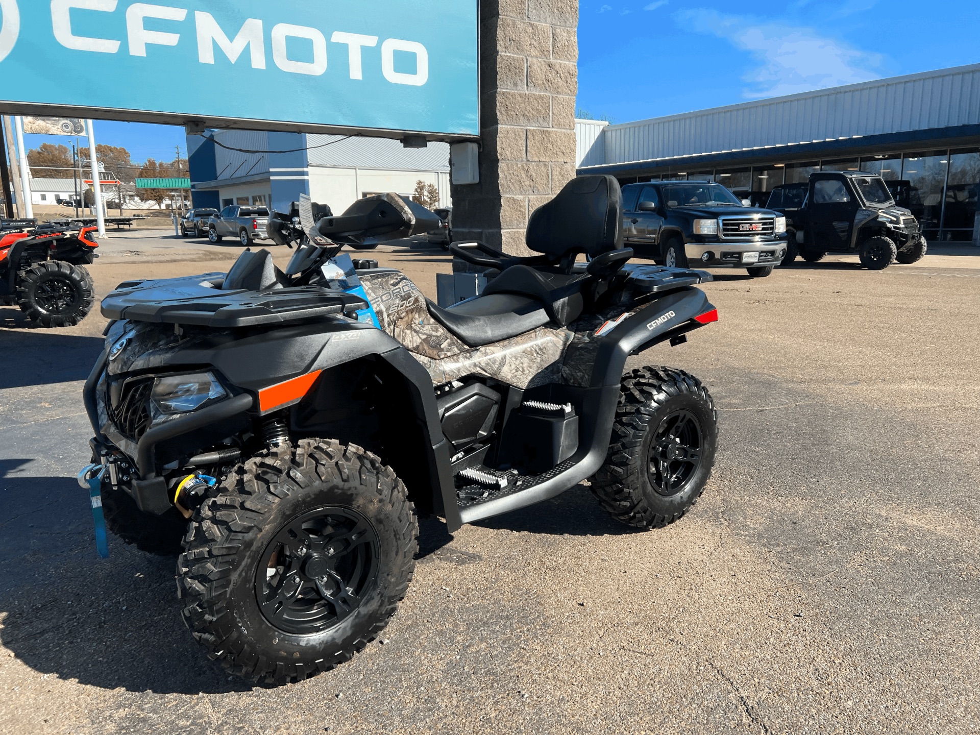 2023 CFMOTO CForce 600 Touring in Dyersburg, Tennessee - Photo 3