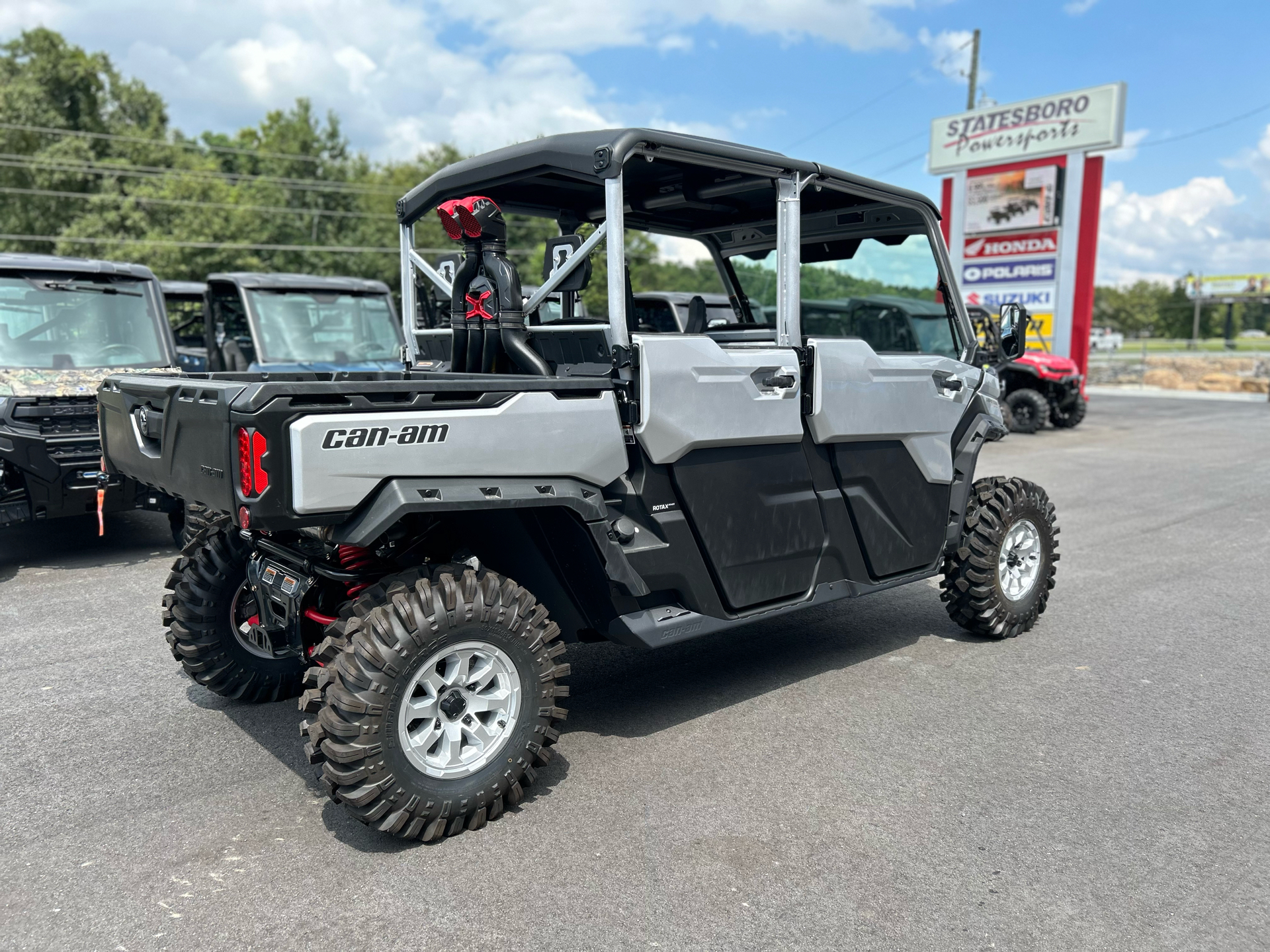 2024 Can-Am Defender MAX X MR With Half-Doors in Statesboro, Georgia - Photo 3