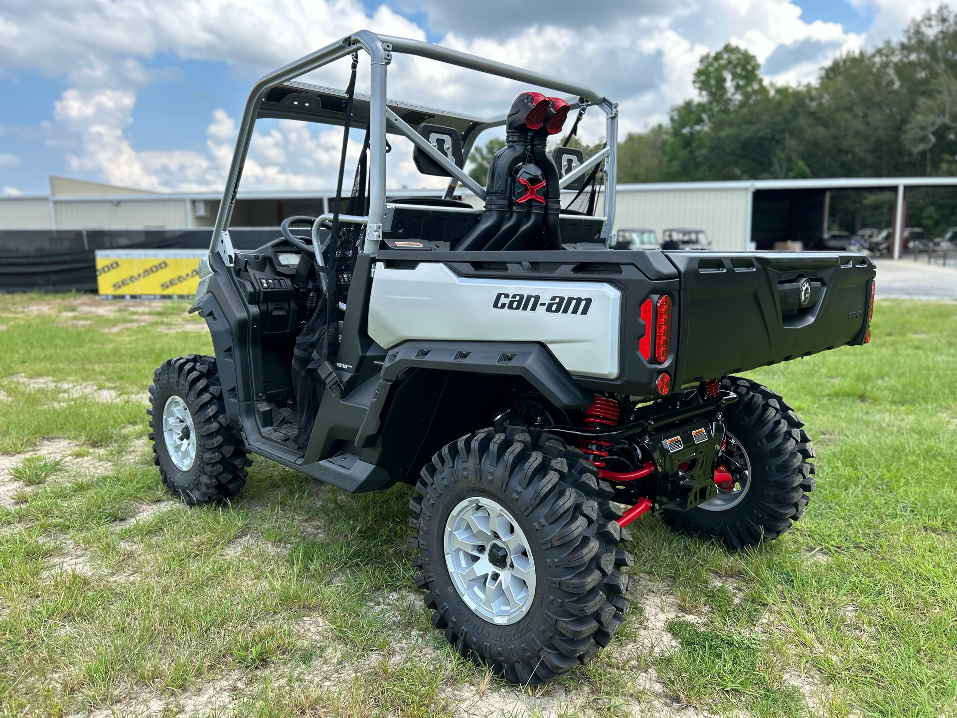 2025 Can-Am Defender X MR HD10 in Statesboro, Georgia - Photo 4