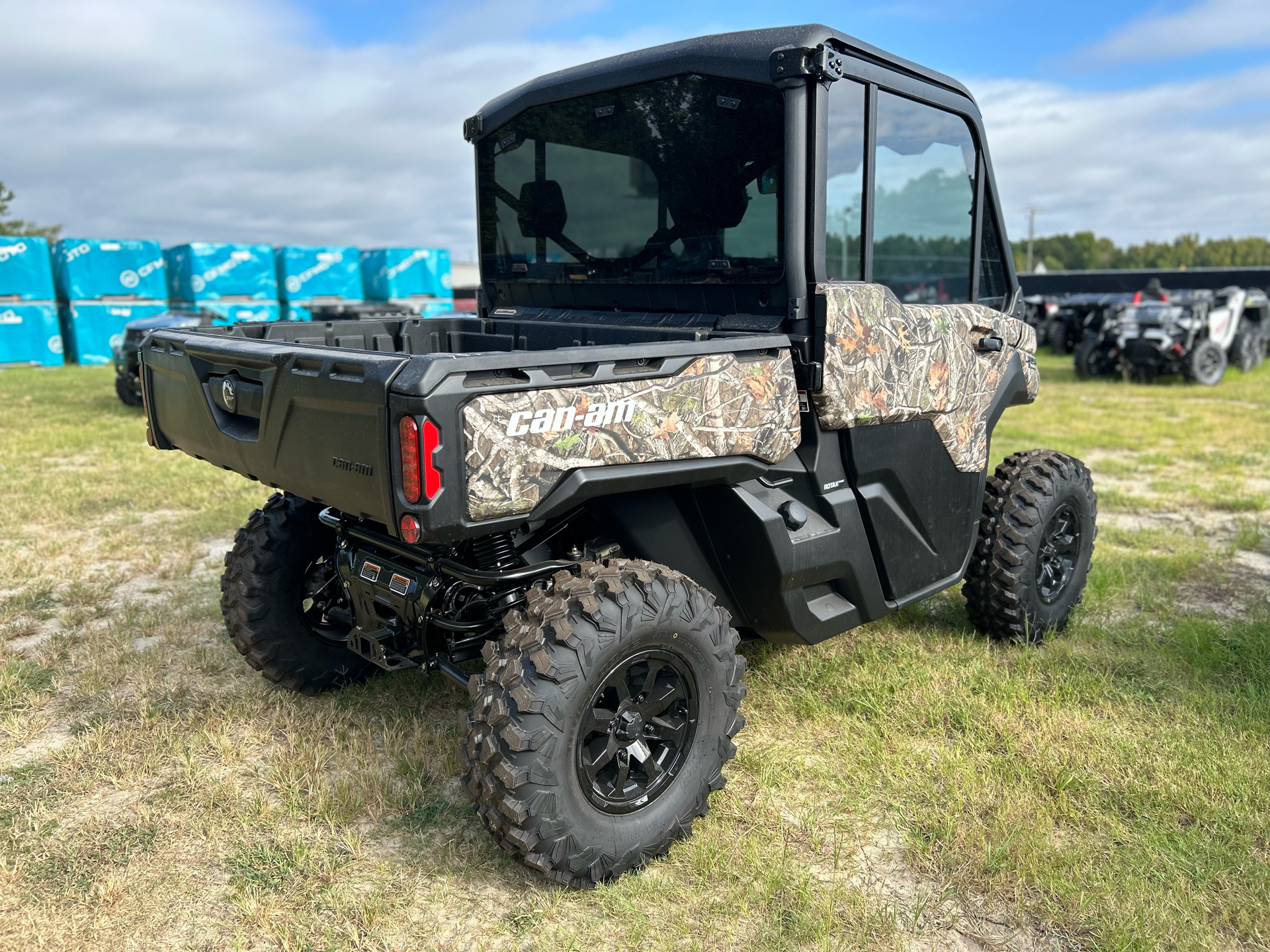 2025 Can-Am Defender Limited in Statesboro, Georgia - Photo 3