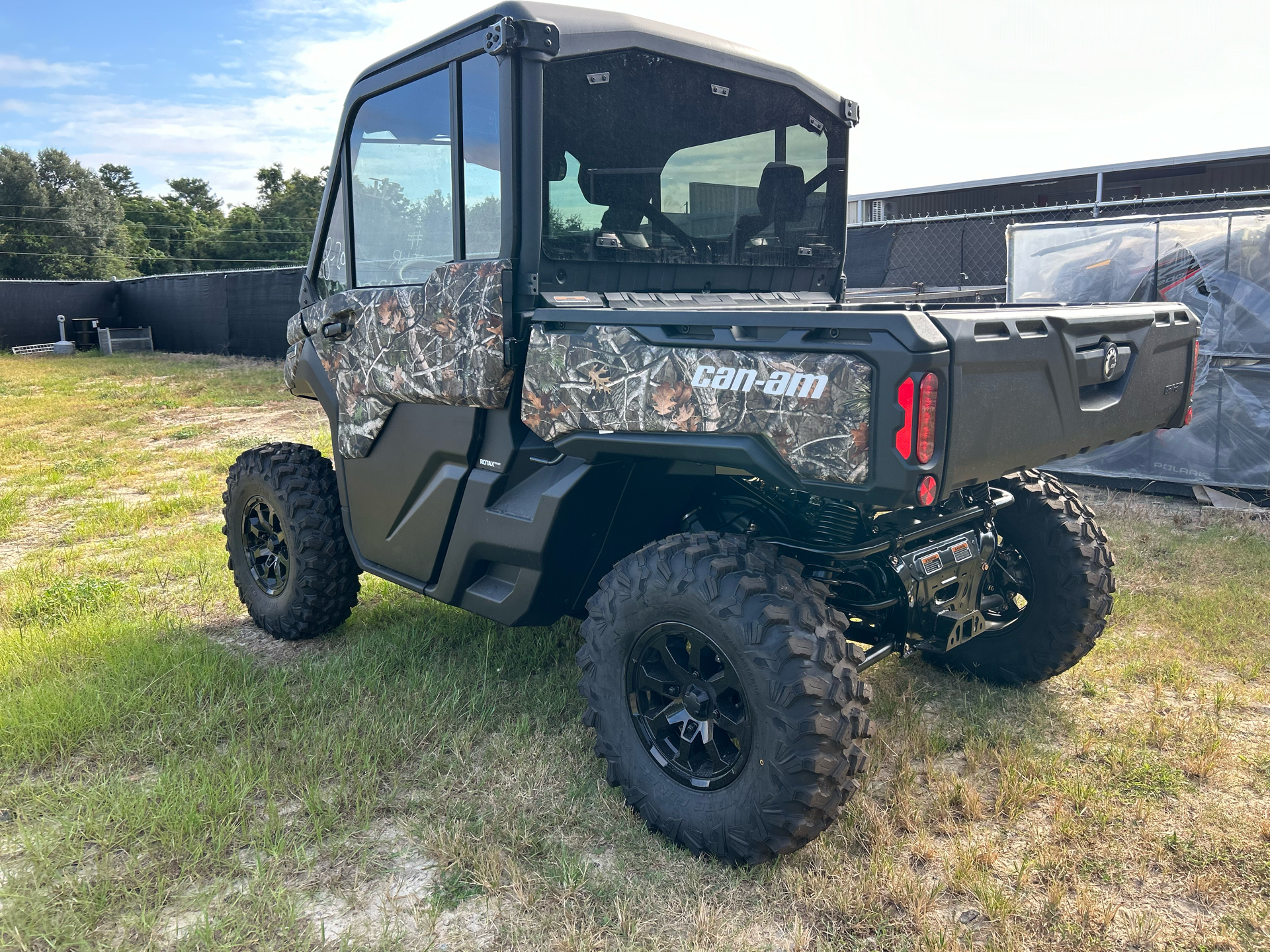 2025 Can-Am Defender Limited in Statesboro, Georgia - Photo 4