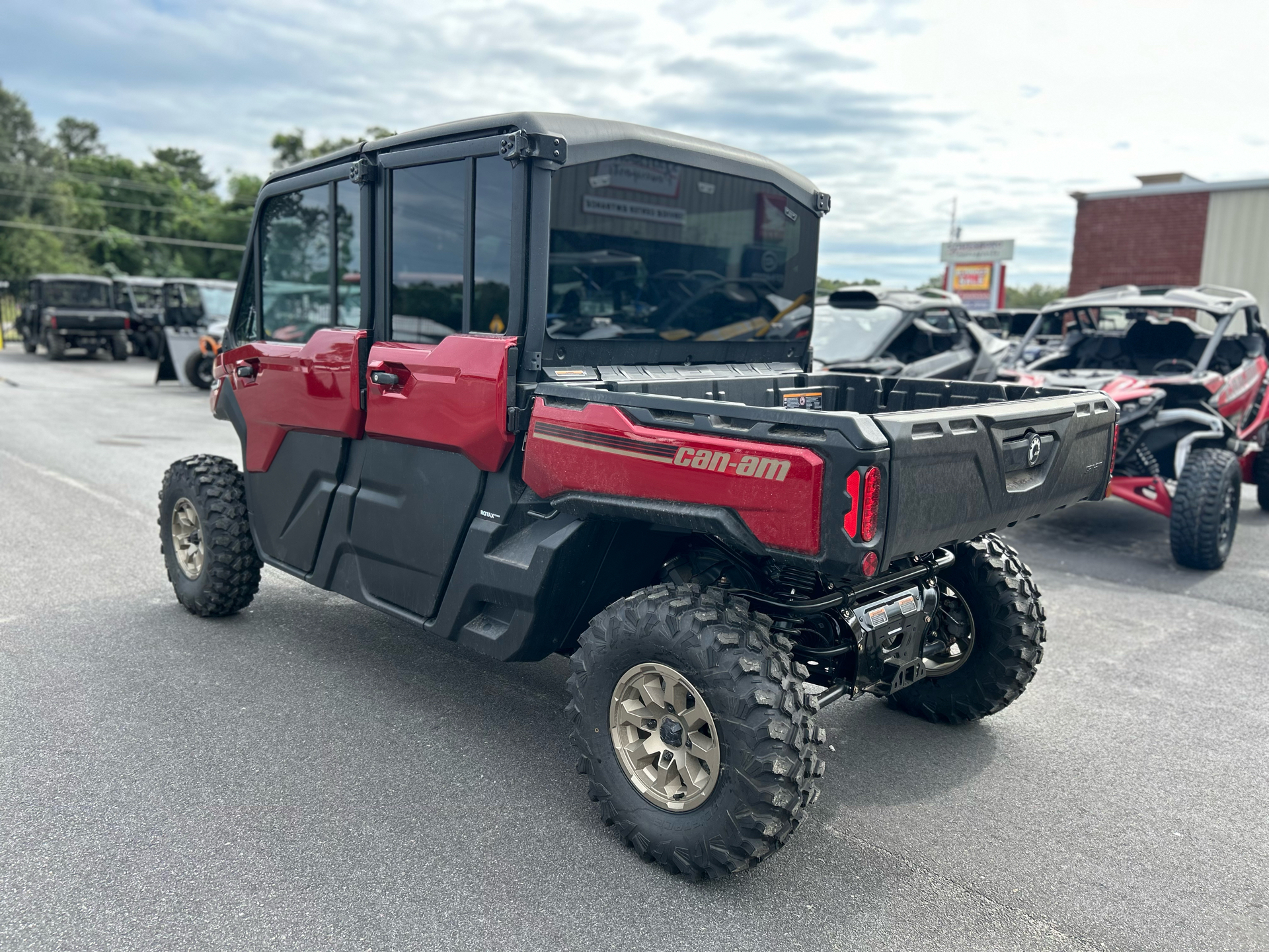 2025 Can-Am Defender MAX Limited in Statesboro, Georgia - Photo 4