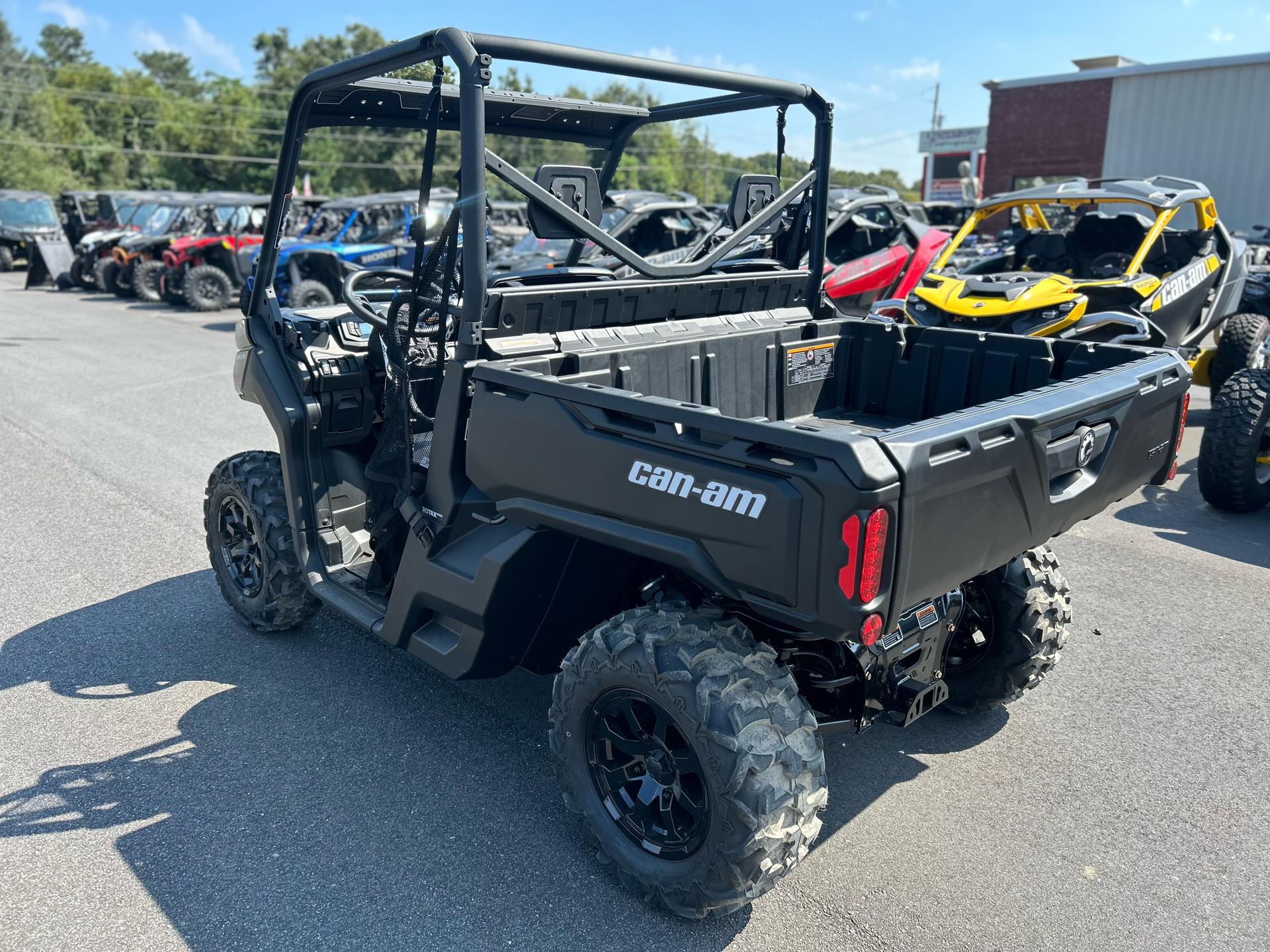 2025 Can-Am Defender DPS HD9 in Statesboro, Georgia - Photo 4