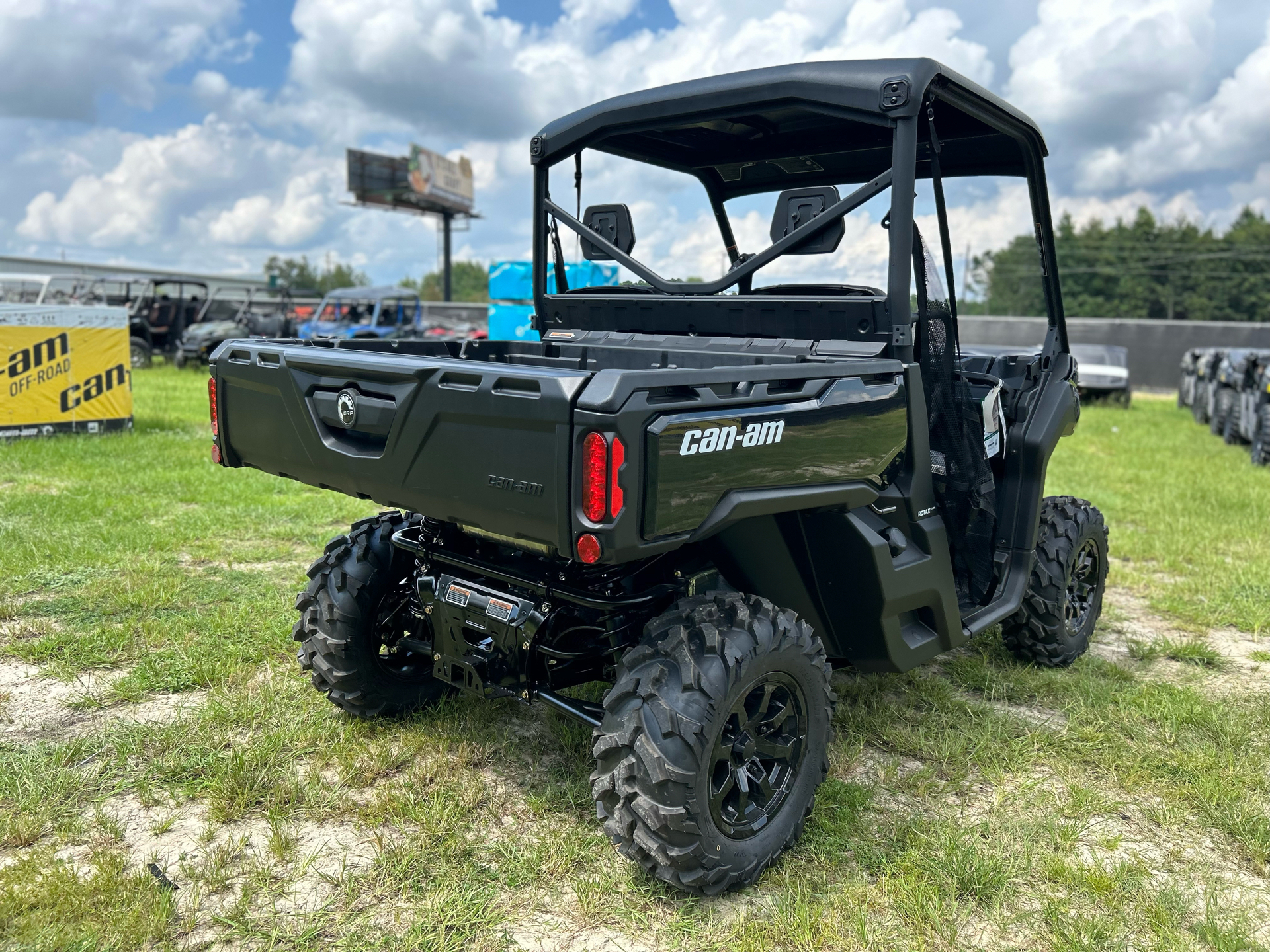 2025 Can-Am Defender XT HD10 in Statesboro, Georgia - Photo 4