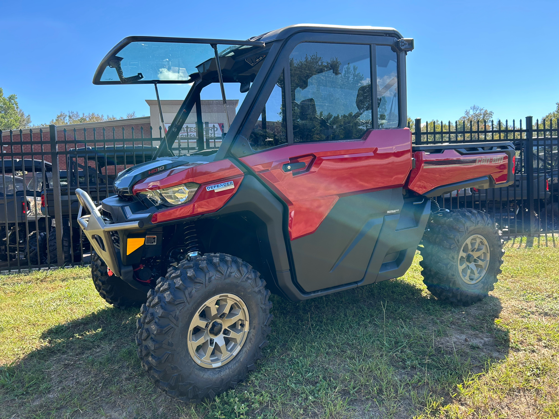 2025 Can-Am Defender Limited in Statesboro, Georgia - Photo 2