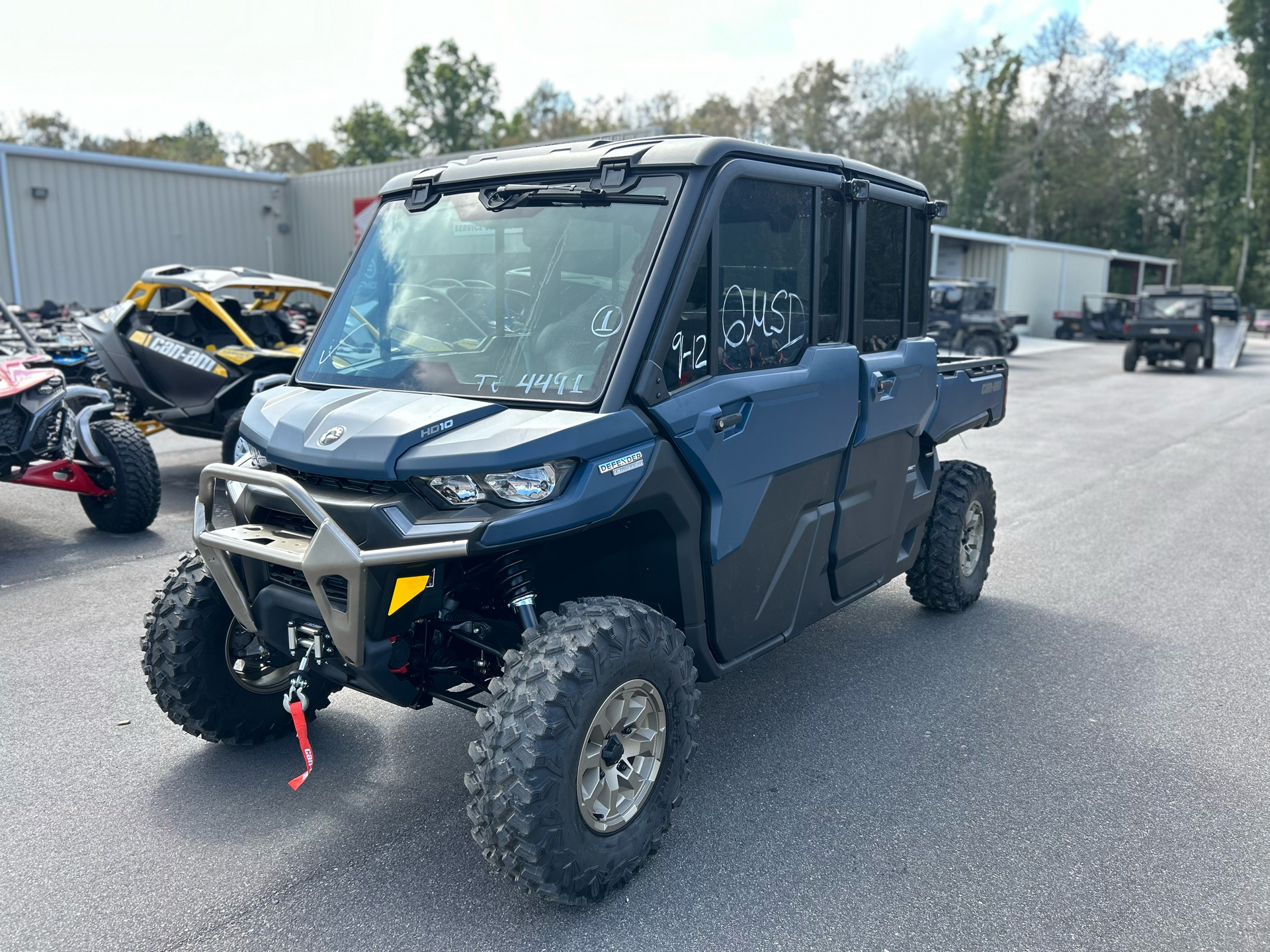 2025 Can-Am Defender MAX Limited in Statesboro, Georgia - Photo 2