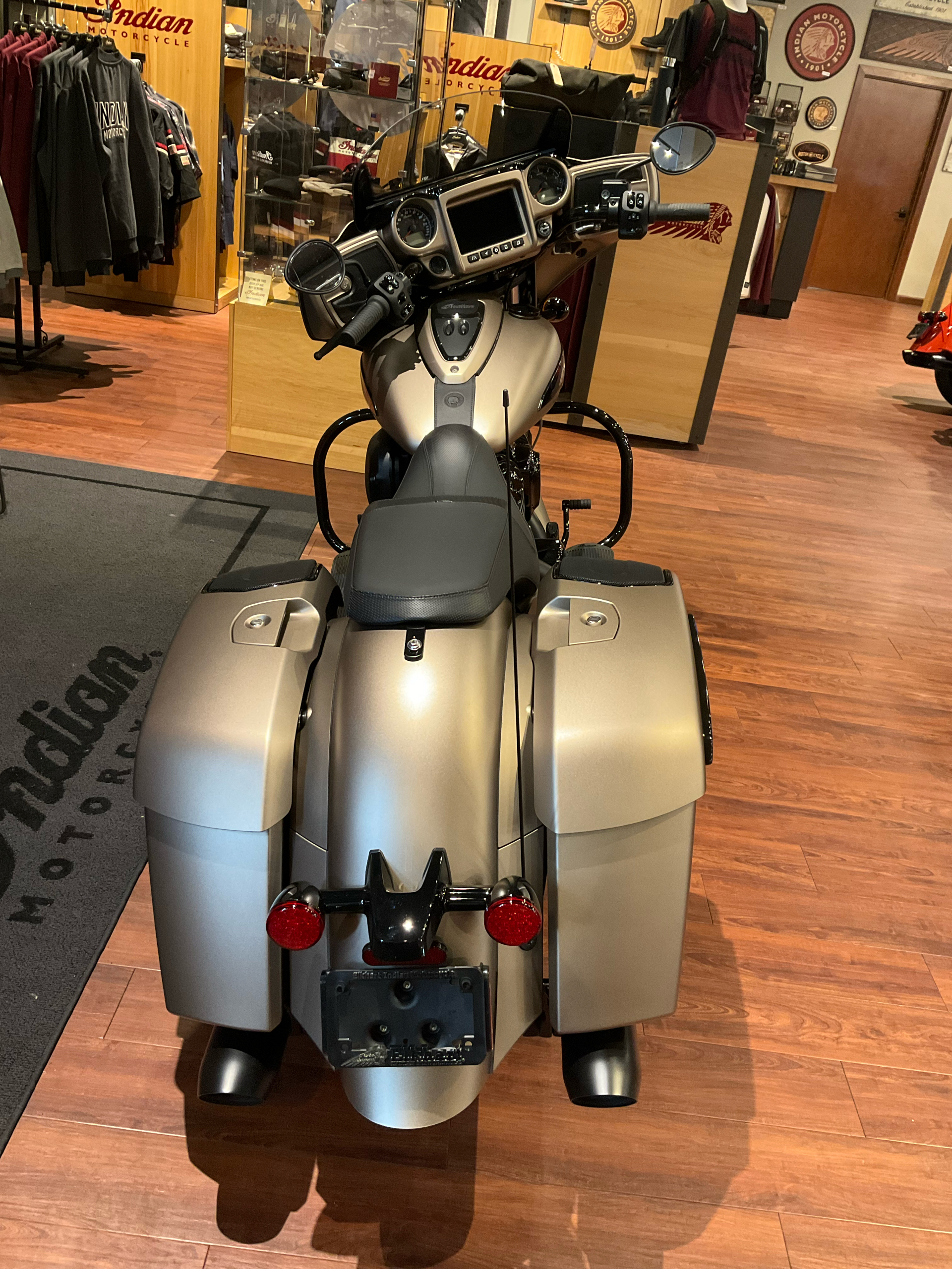 2024 Indian Motorcycle Chieftain® Dark Horse® Icon with PowerBand Audio Package in Elkhart, Indiana - Photo 4
