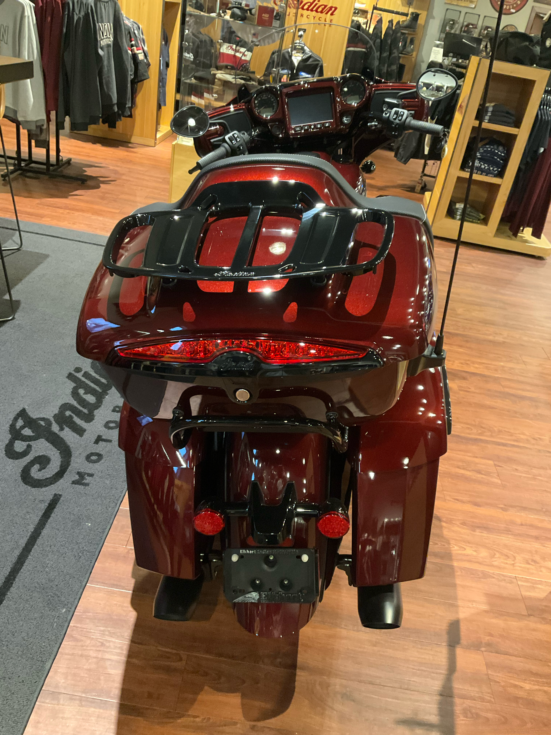 2024 Indian Motorcycle Roadmaster® Dark Horse® with PowerBand Audio Package in Elkhart, Indiana - Photo 4