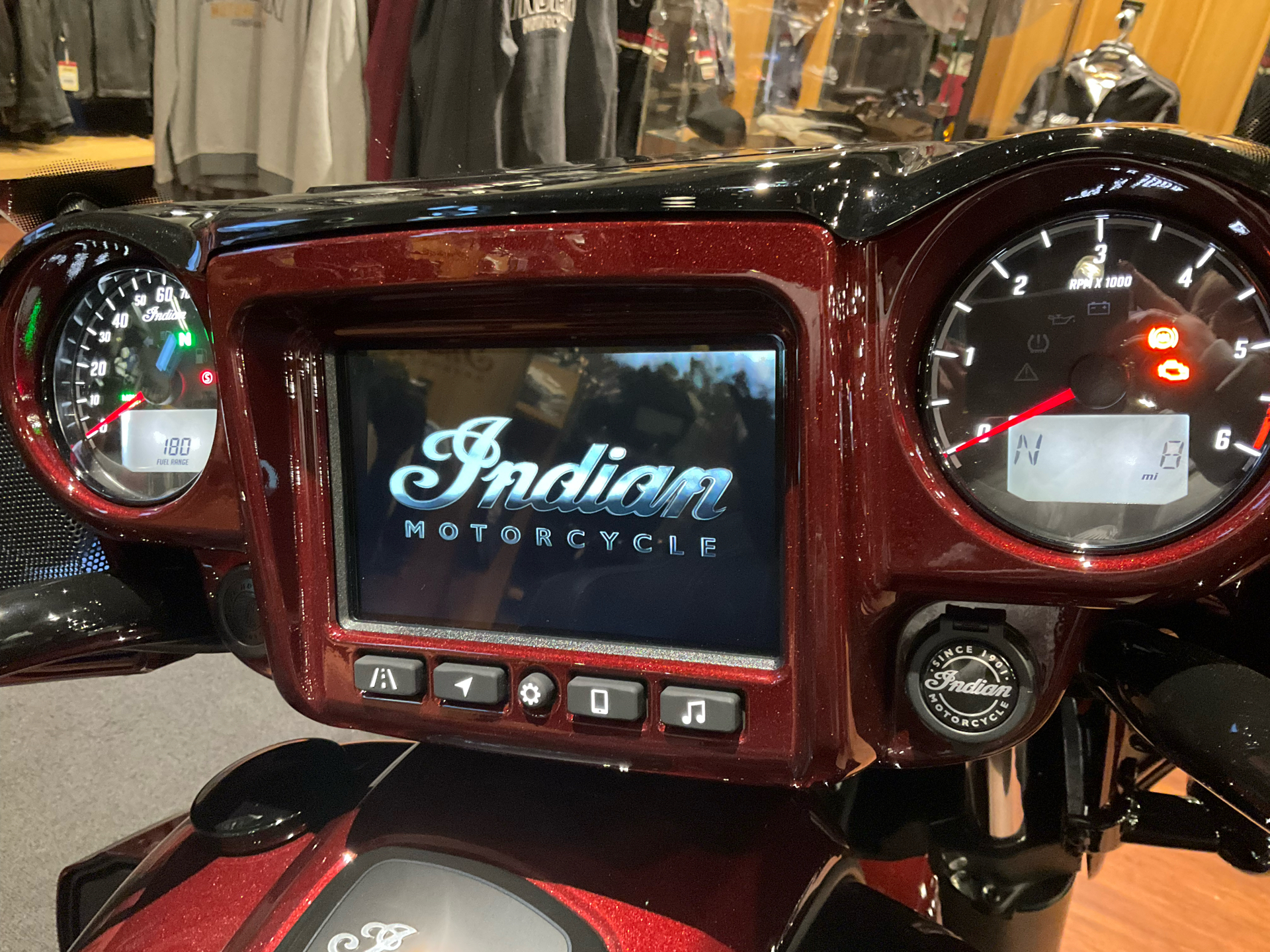 2024 Indian Motorcycle Roadmaster® Dark Horse® with PowerBand Audio Package in Elkhart, Indiana - Photo 5