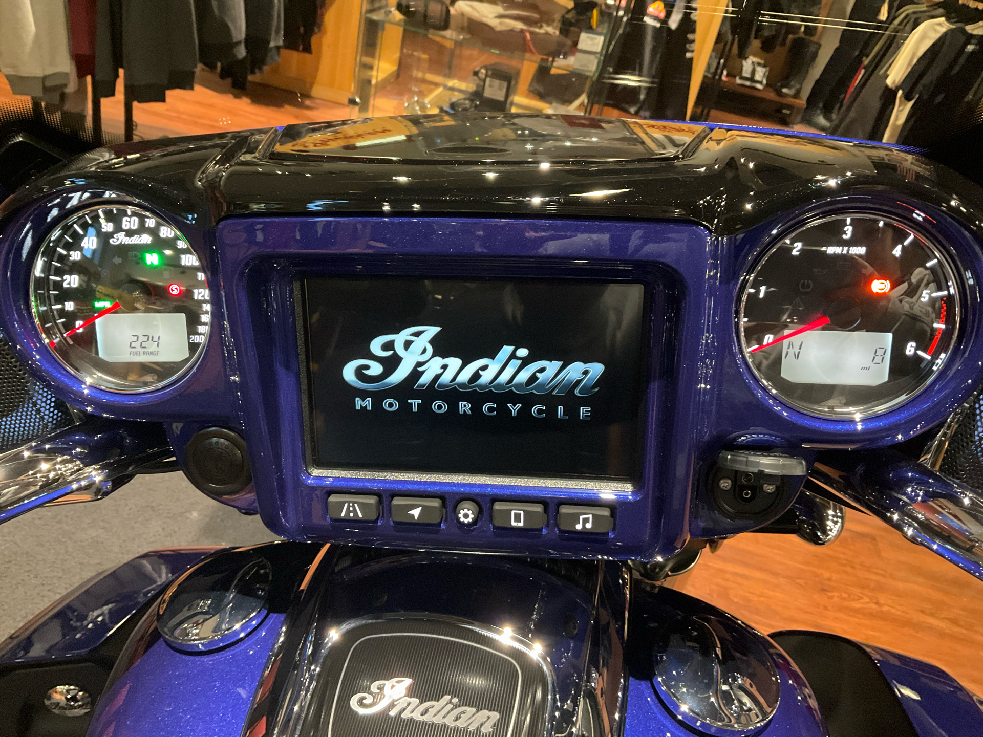 2024 Indian Motorcycle Roadmaster® Limited with PowerBand Audio Package in Elkhart, Indiana - Photo 5