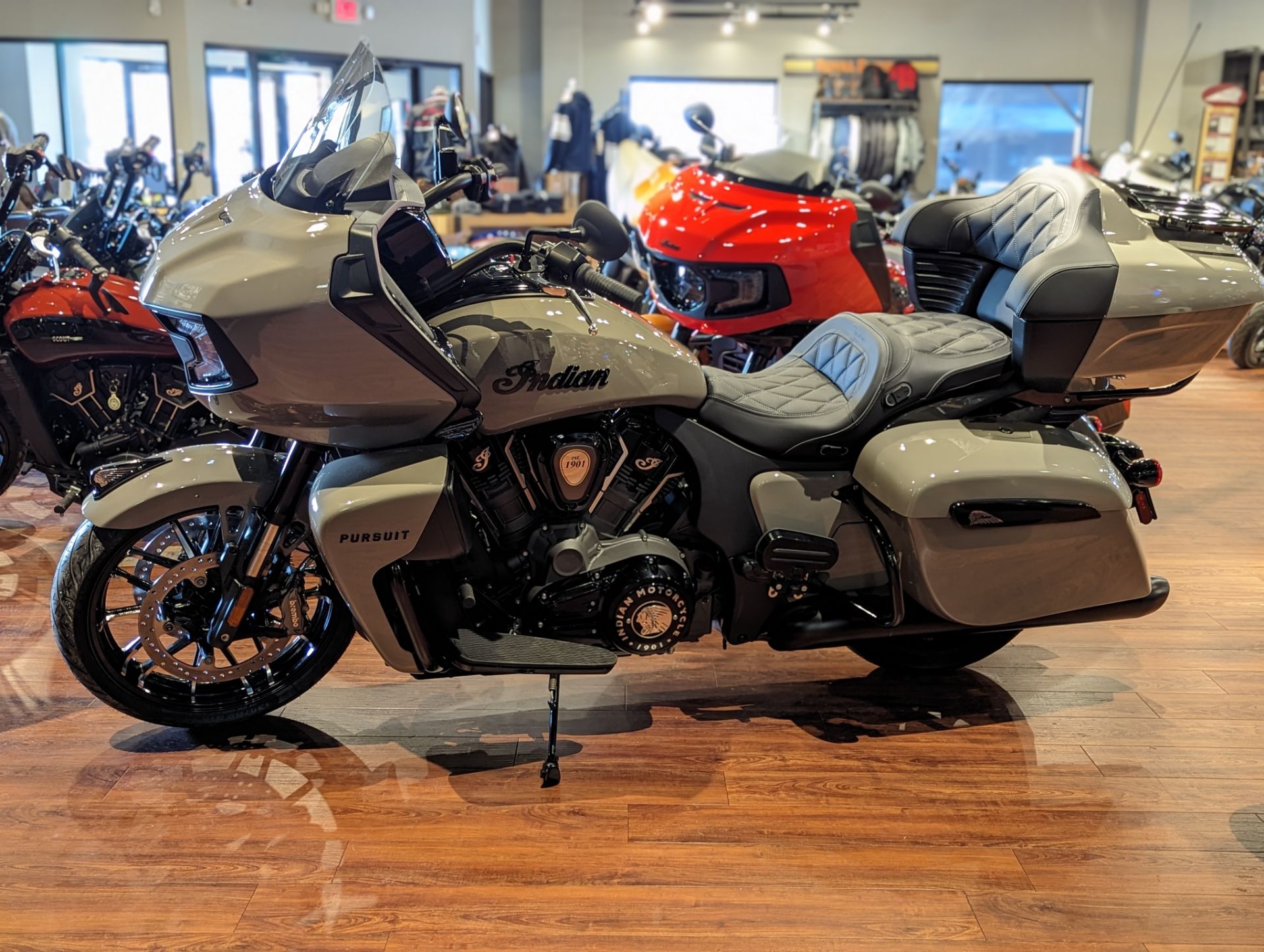2023 Indian Motorcycle Pursuit® Dark Horse® Icon with Premium Package in Elkhart, Indiana - Photo 2