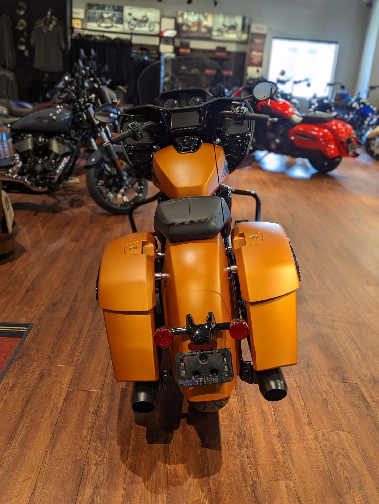2023 Indian Motorcycle Challenger® Dark Horse® Icon in Elkhart, Indiana - Photo 4